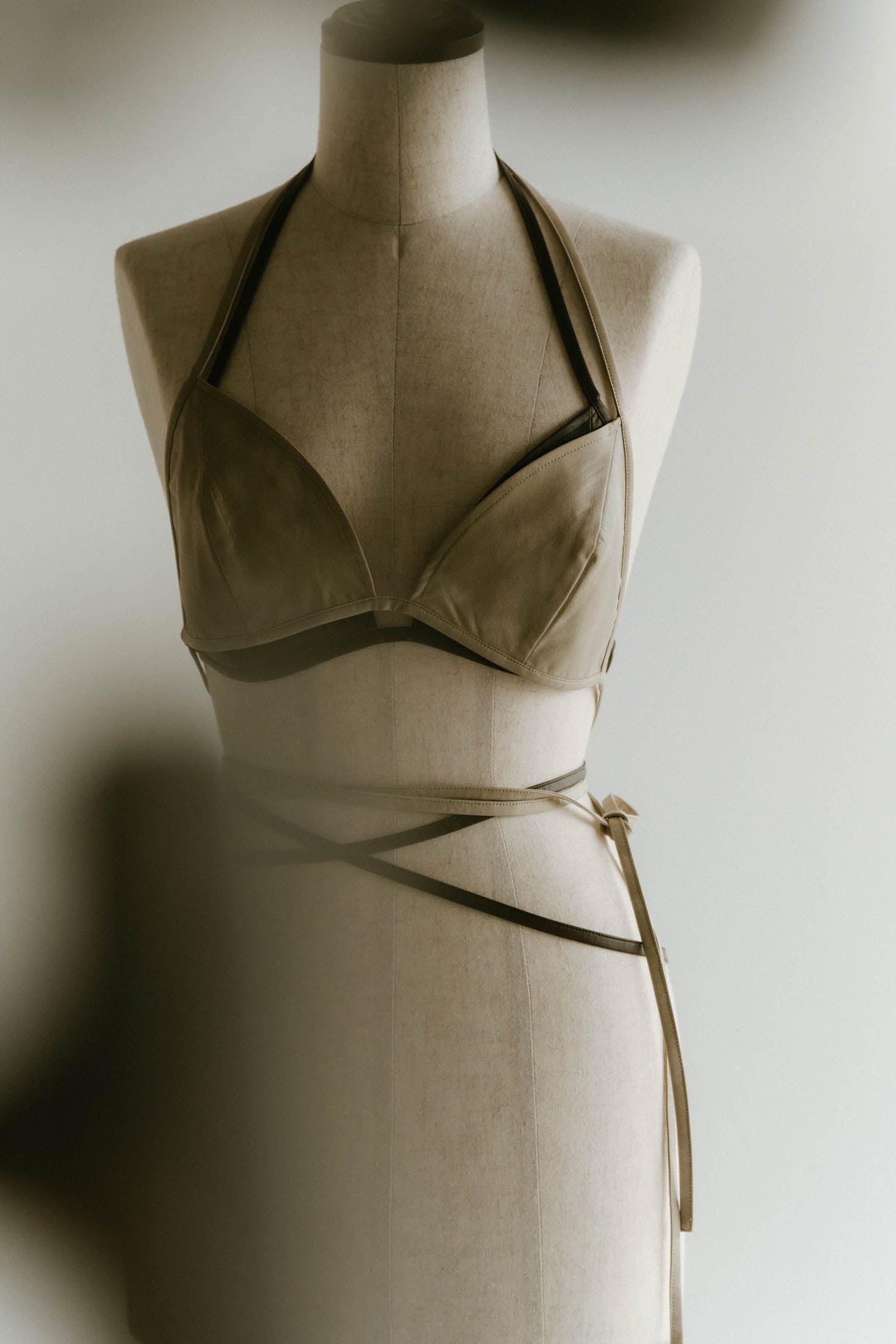 wrap leather bustier/2color