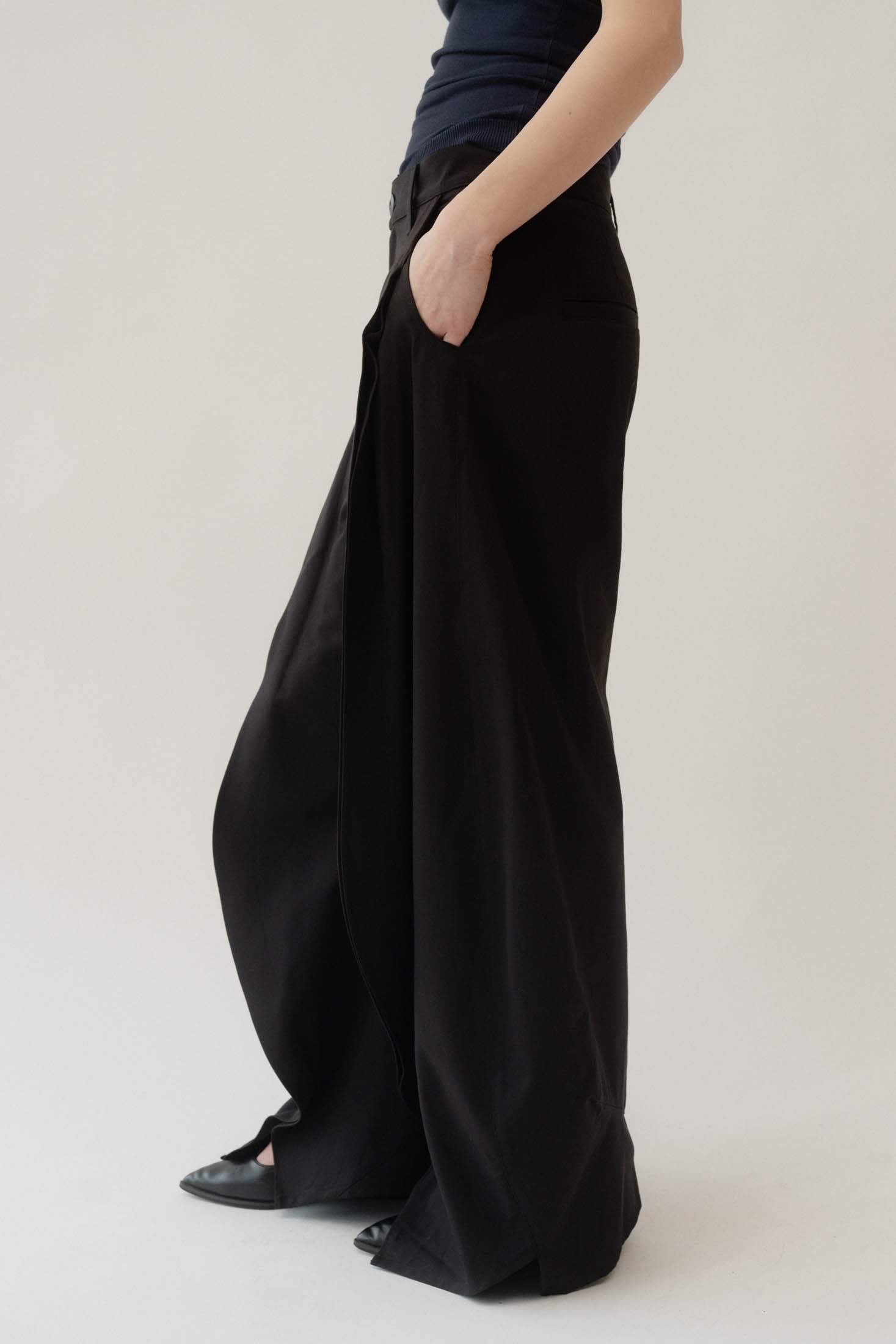 slit deformed pants(unisex)/black