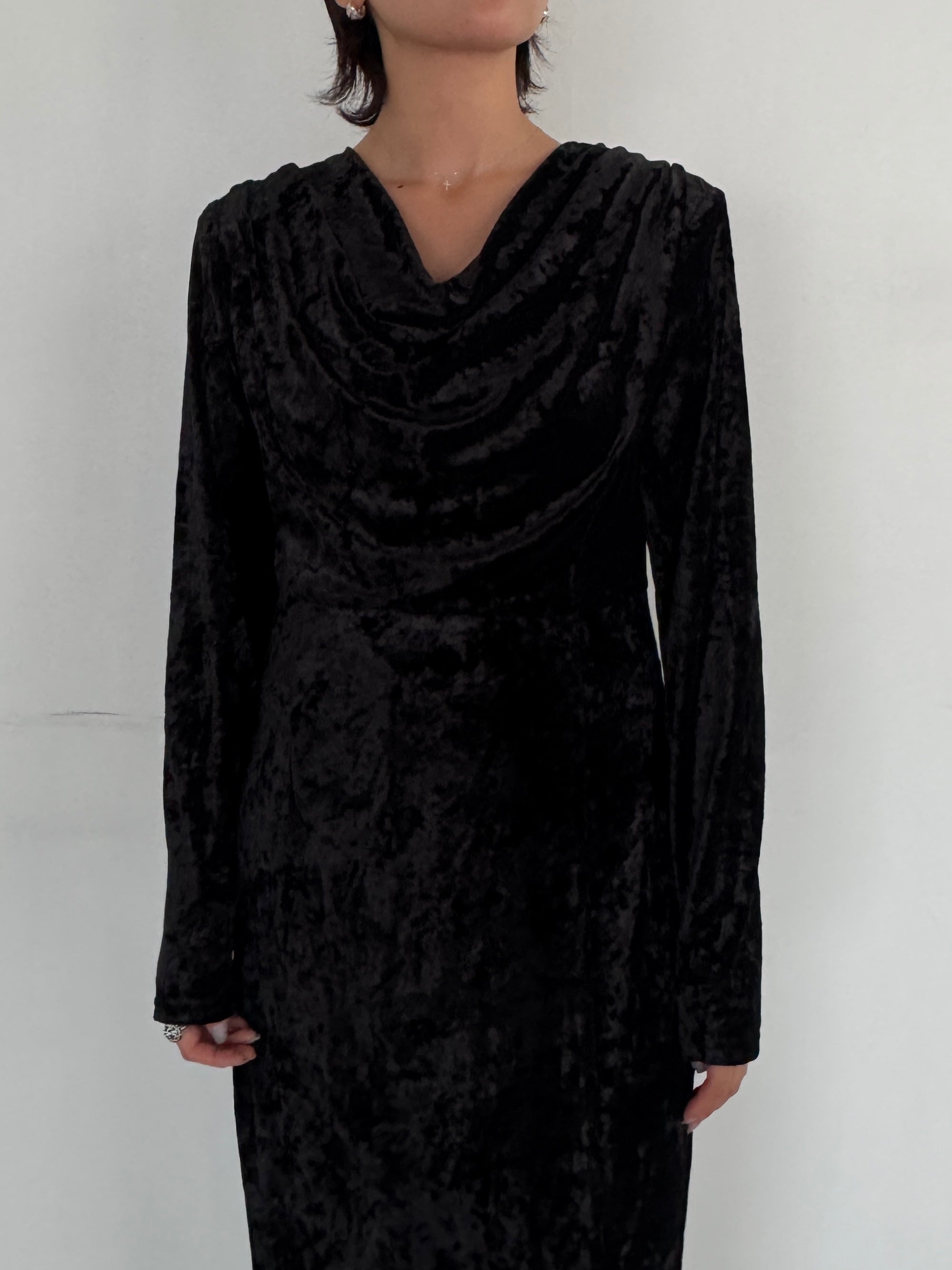 (仮商品名)ベロアワンピース/black