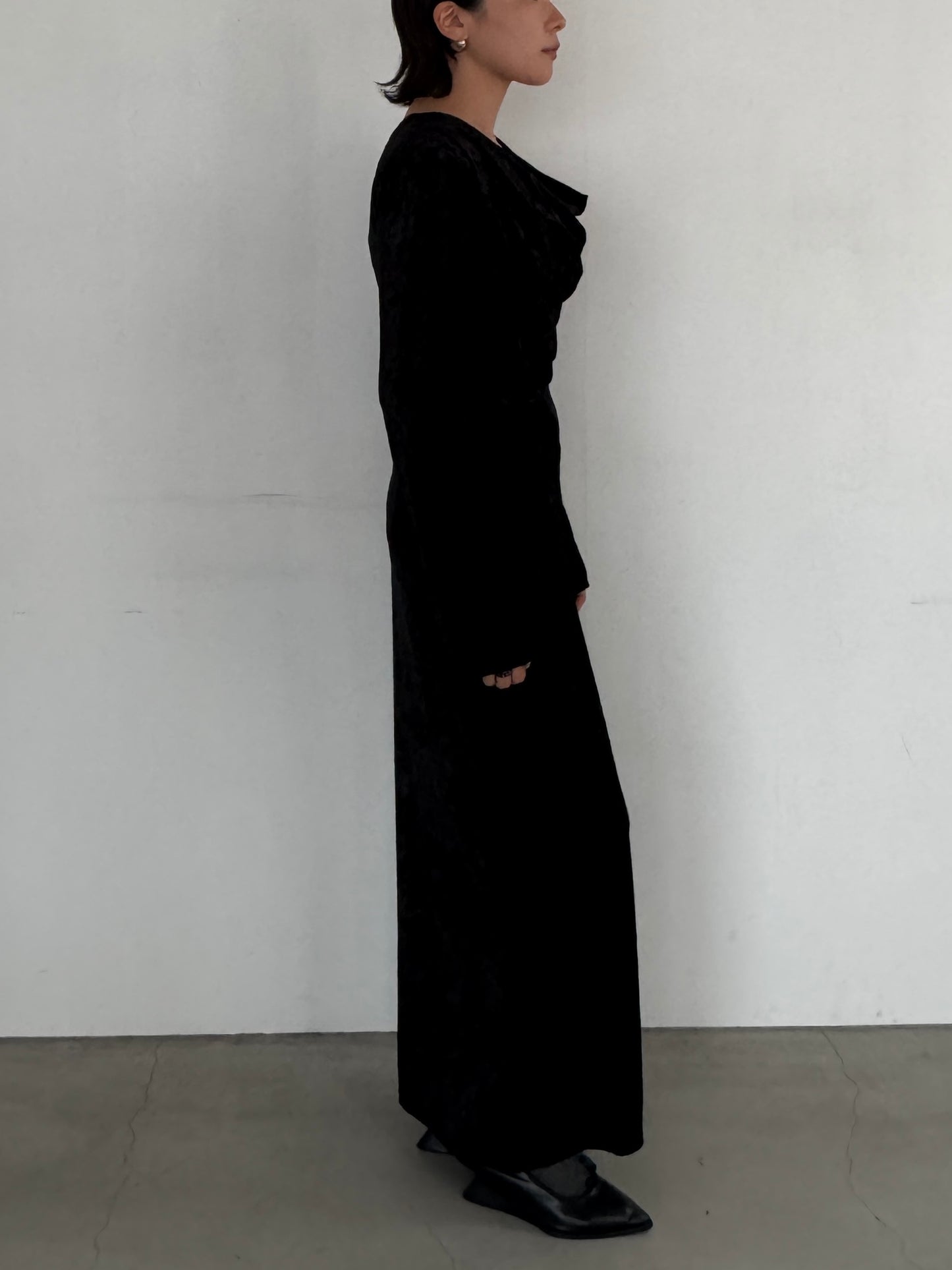 (仮商品名)ベロアワンピース/black