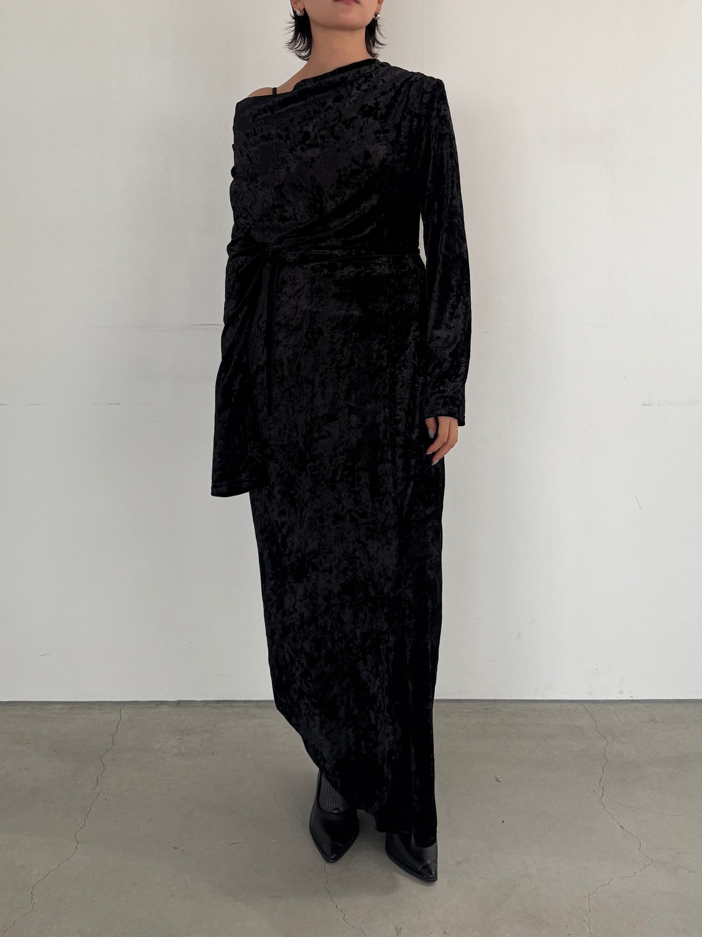 (仮商品名)ベロアワンピース/black