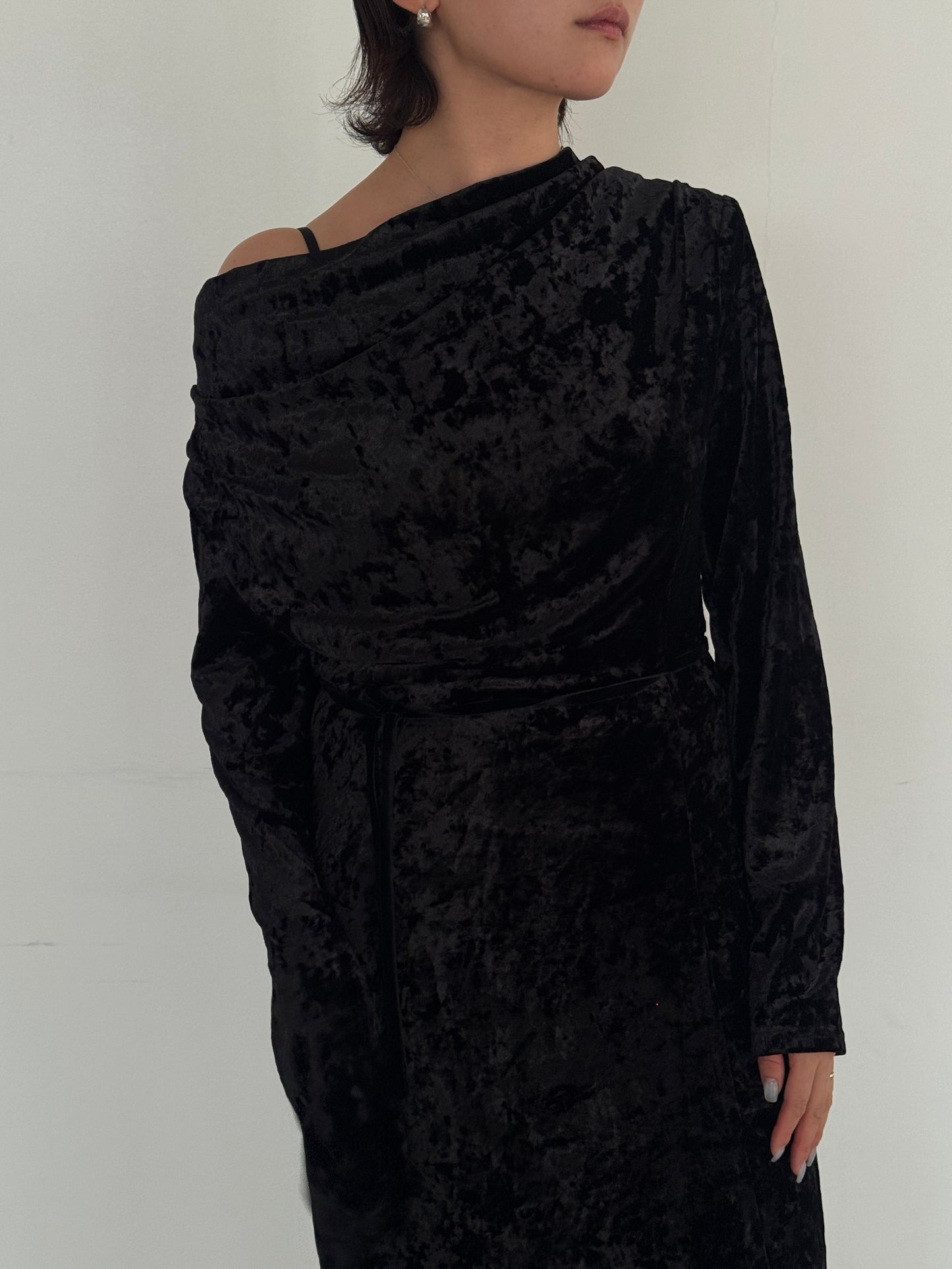 (仮商品名)ベロアワンピース/black