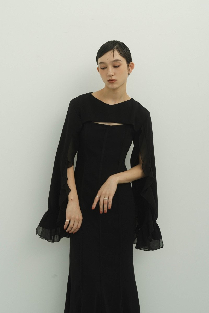 frill sleeves one piece/black