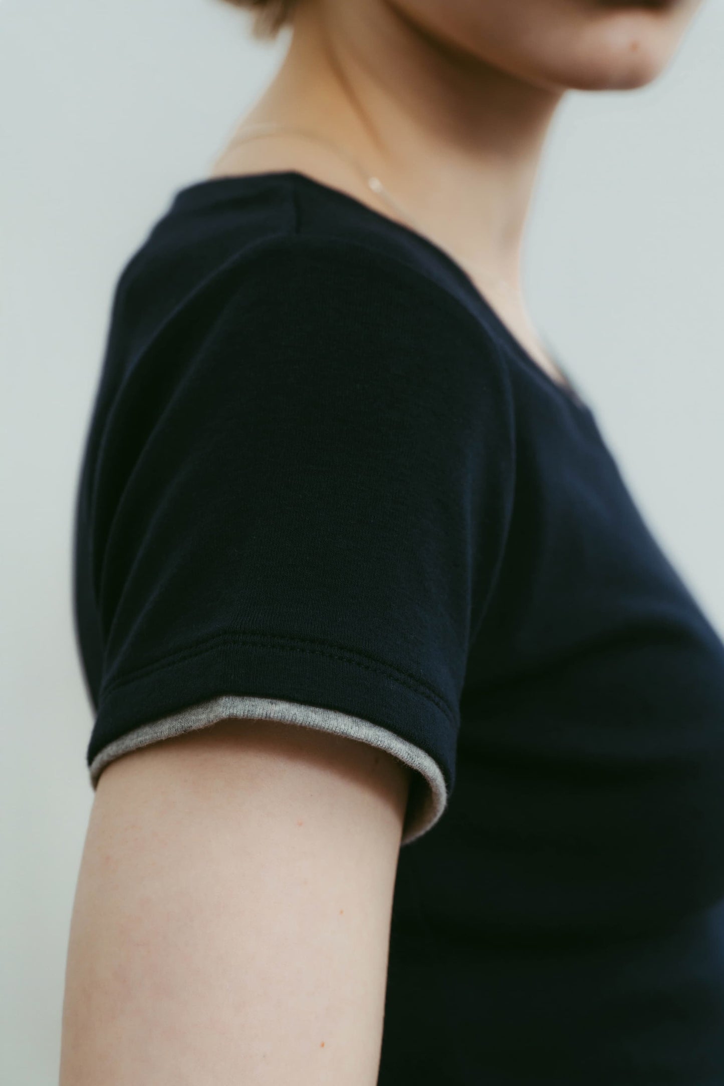 layered crewneck tee/4color