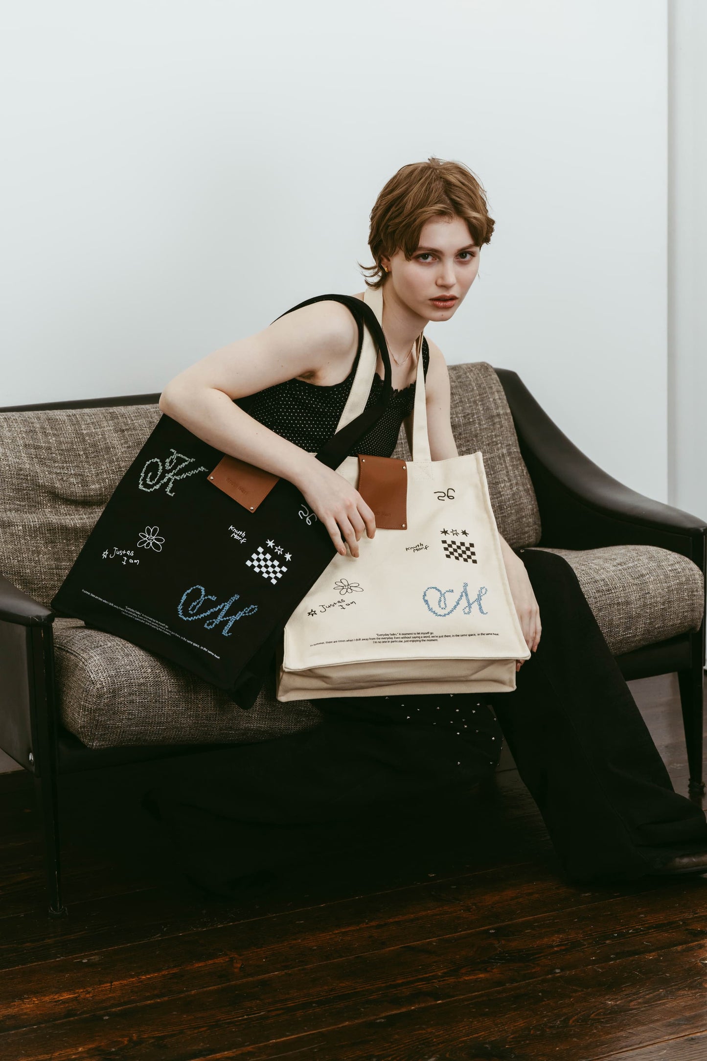 graphic canvas tote/2color