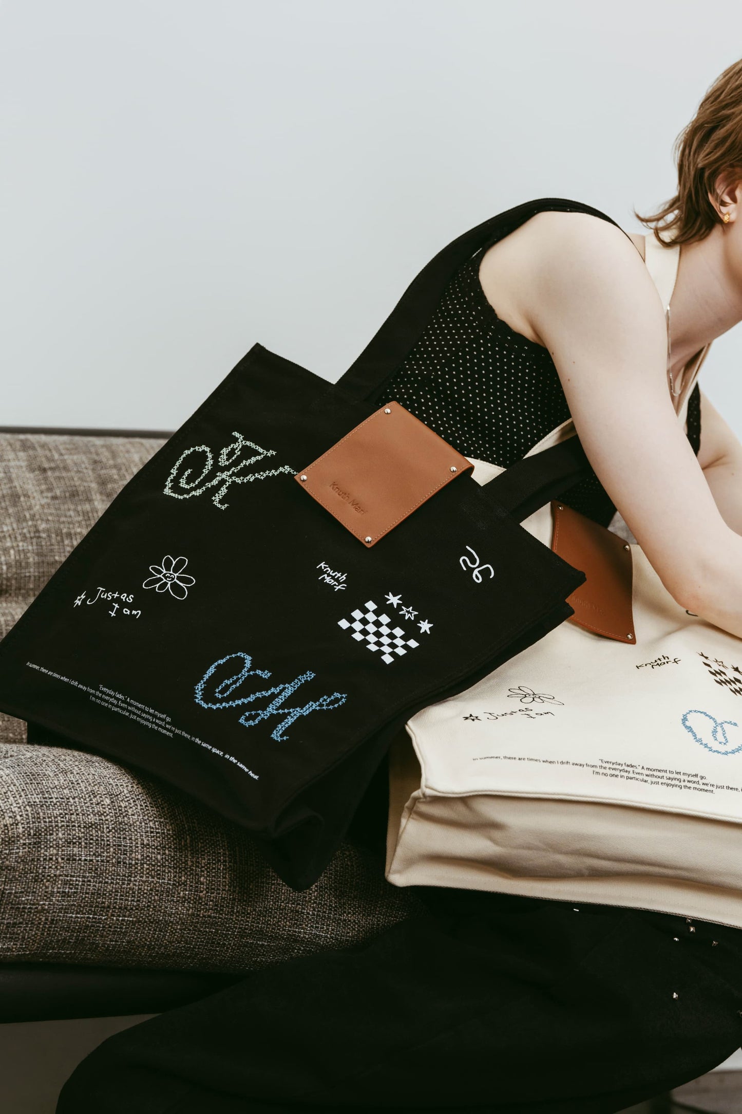 graphic canvas tote/2color