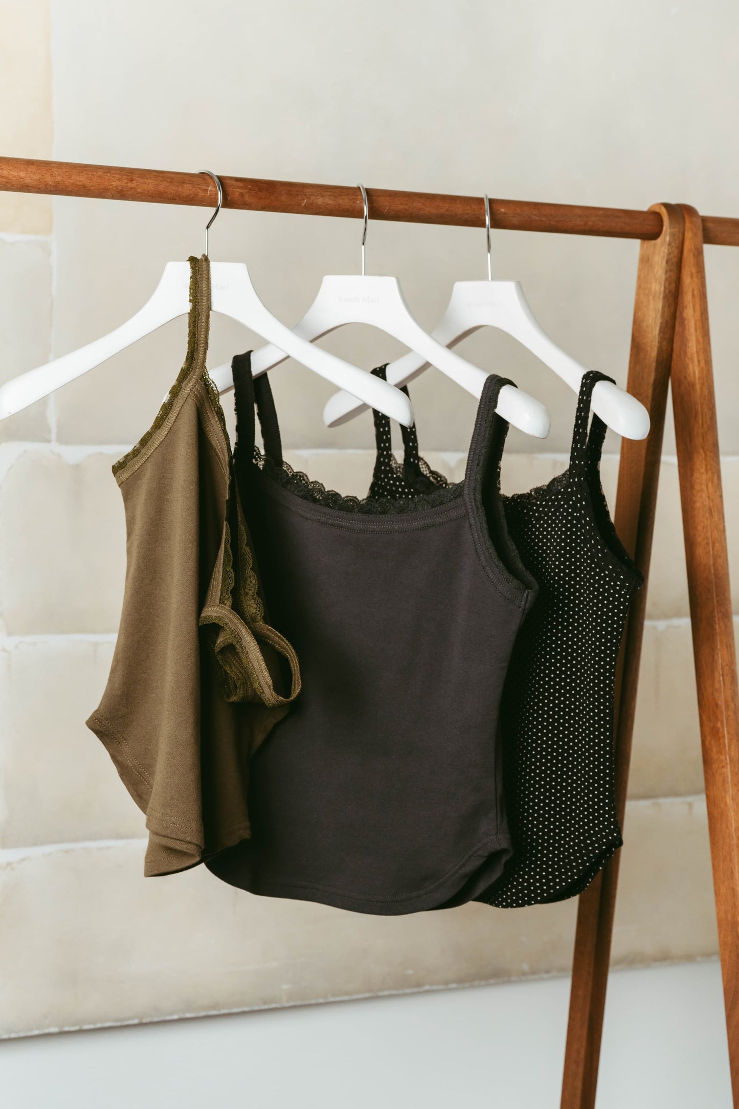 lace detail camisole/3color