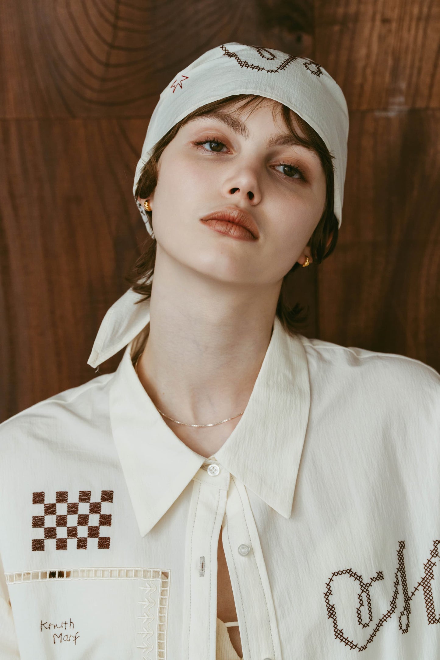 embroidered scarf/3color