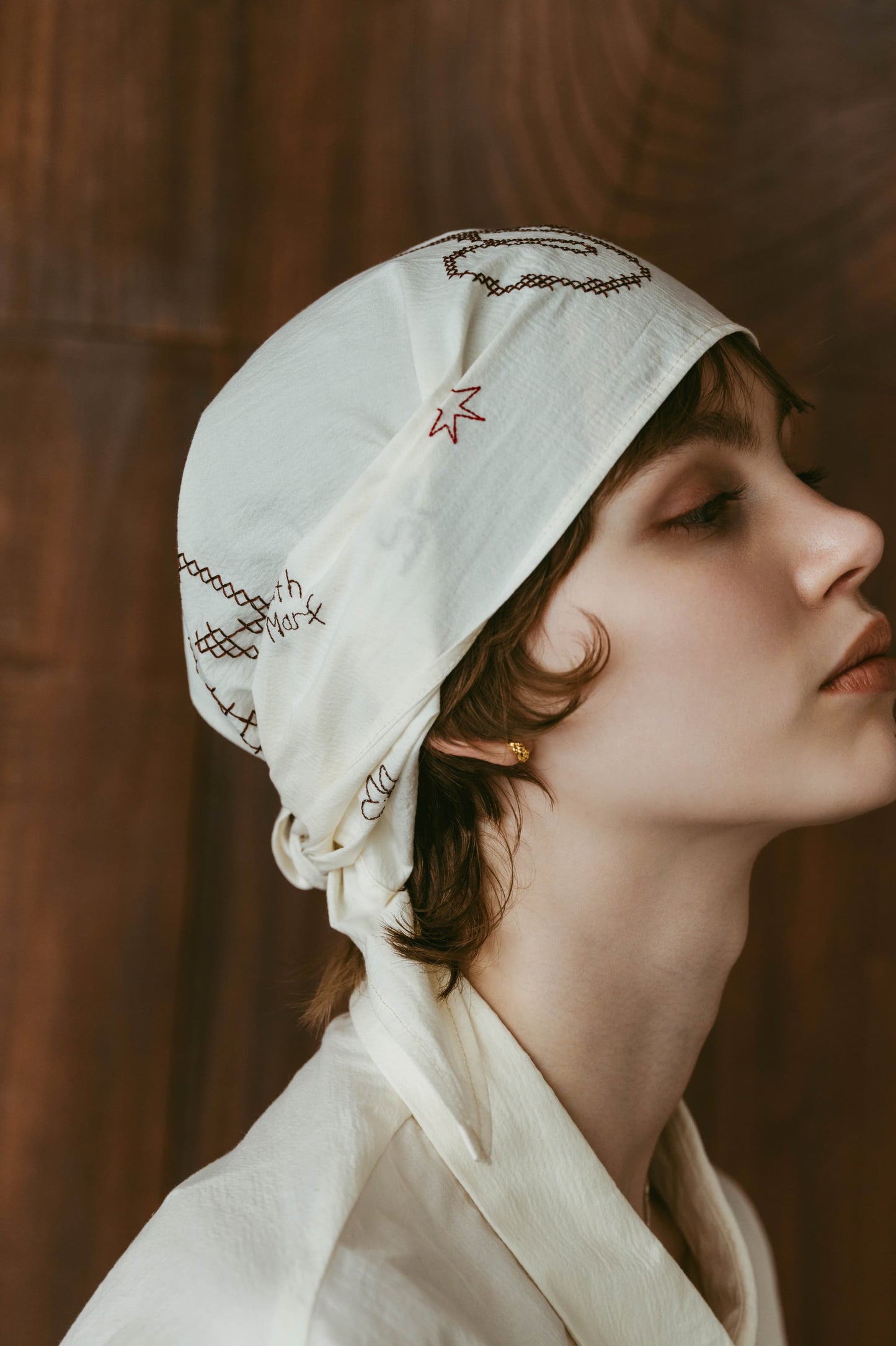 embroidered scarf/3color