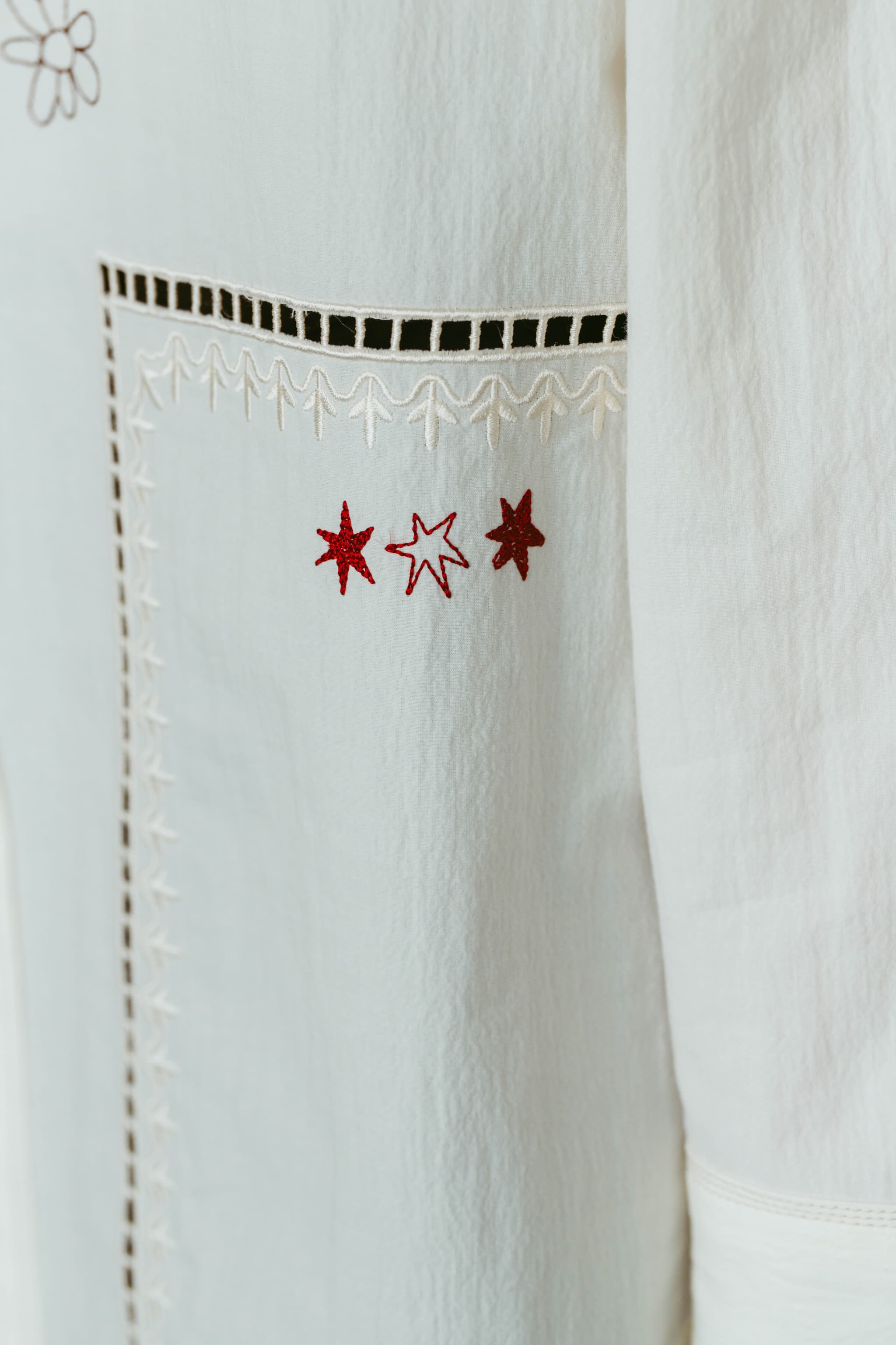 embroidered shirt(unisex)/ivory | KNUTH MARF