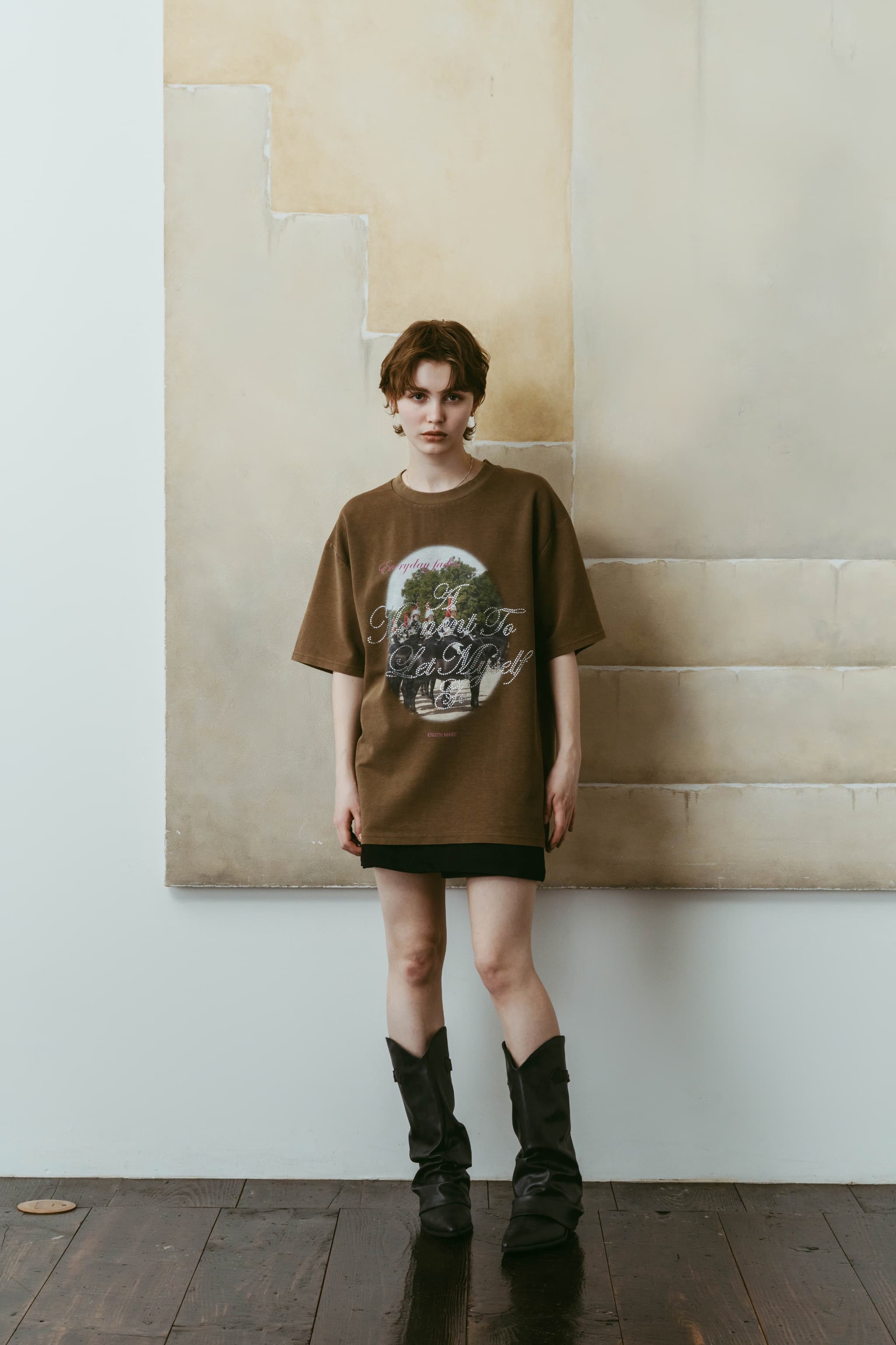 rhinestone graphic tee(unisex)/beige
