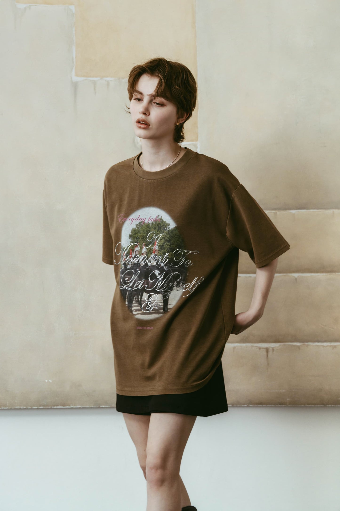 rhinestone graphic tee(unisex)/beige