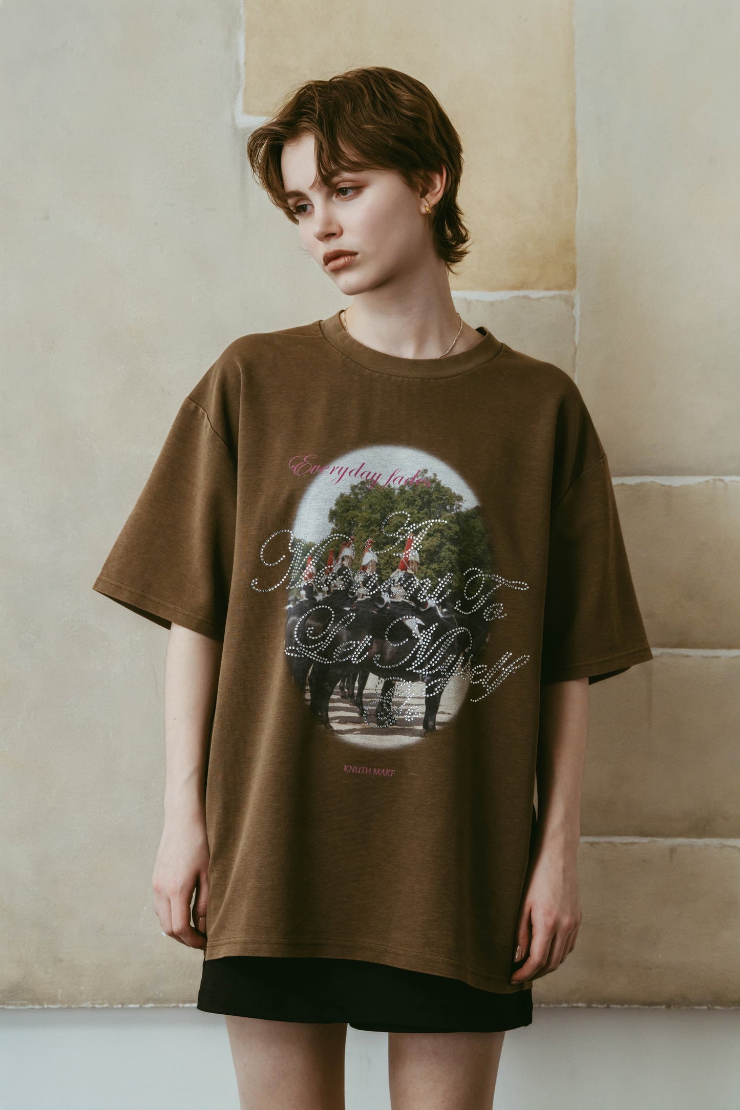 rhinestone graphic tee(unisex)/beige