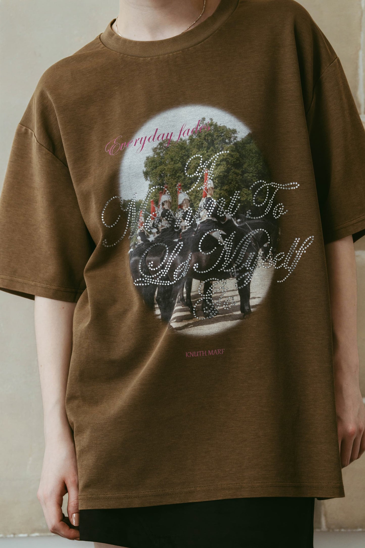 rhinestone graphic tee(unisex)/beige