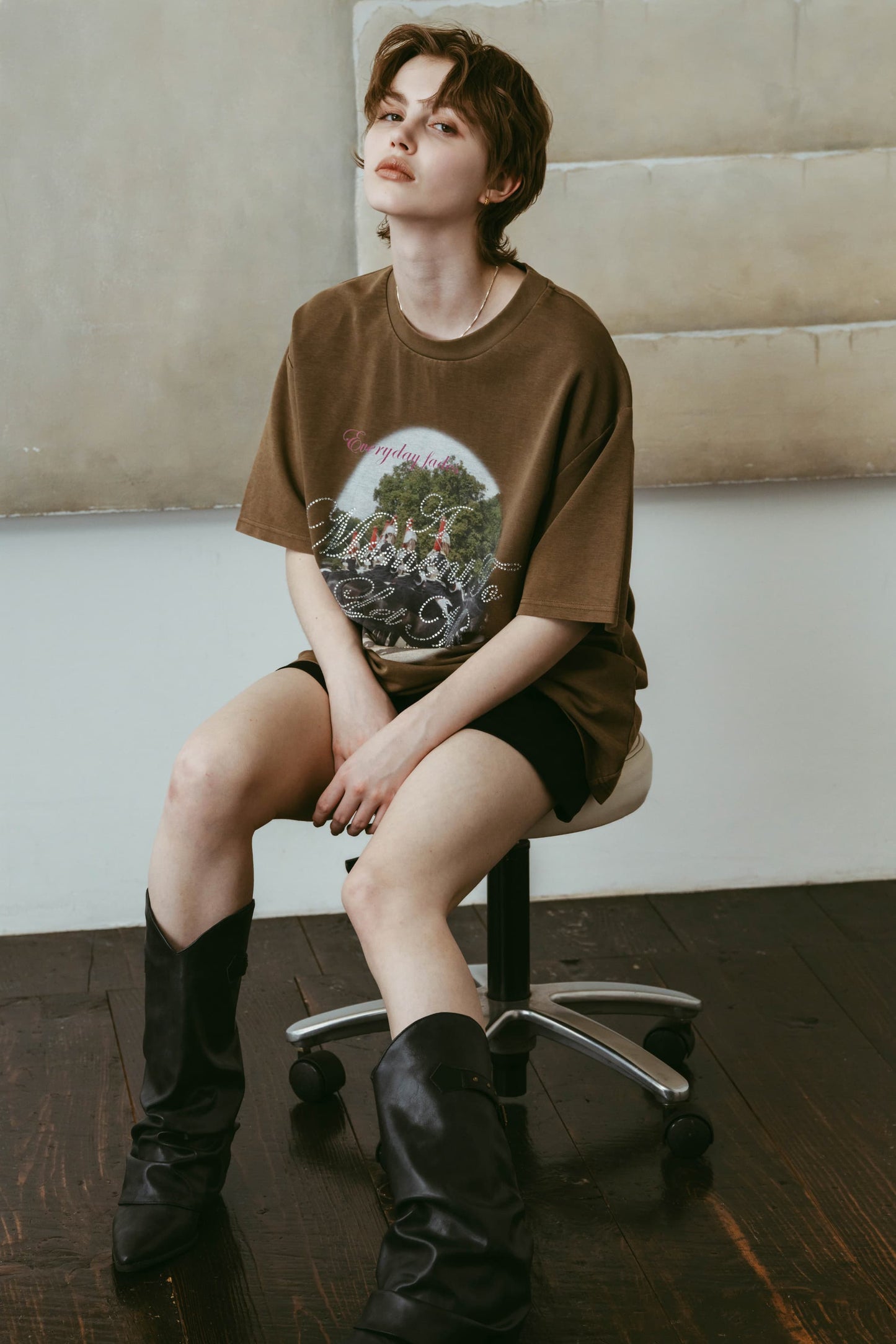 rhinestone graphic tee(unisex)/beige