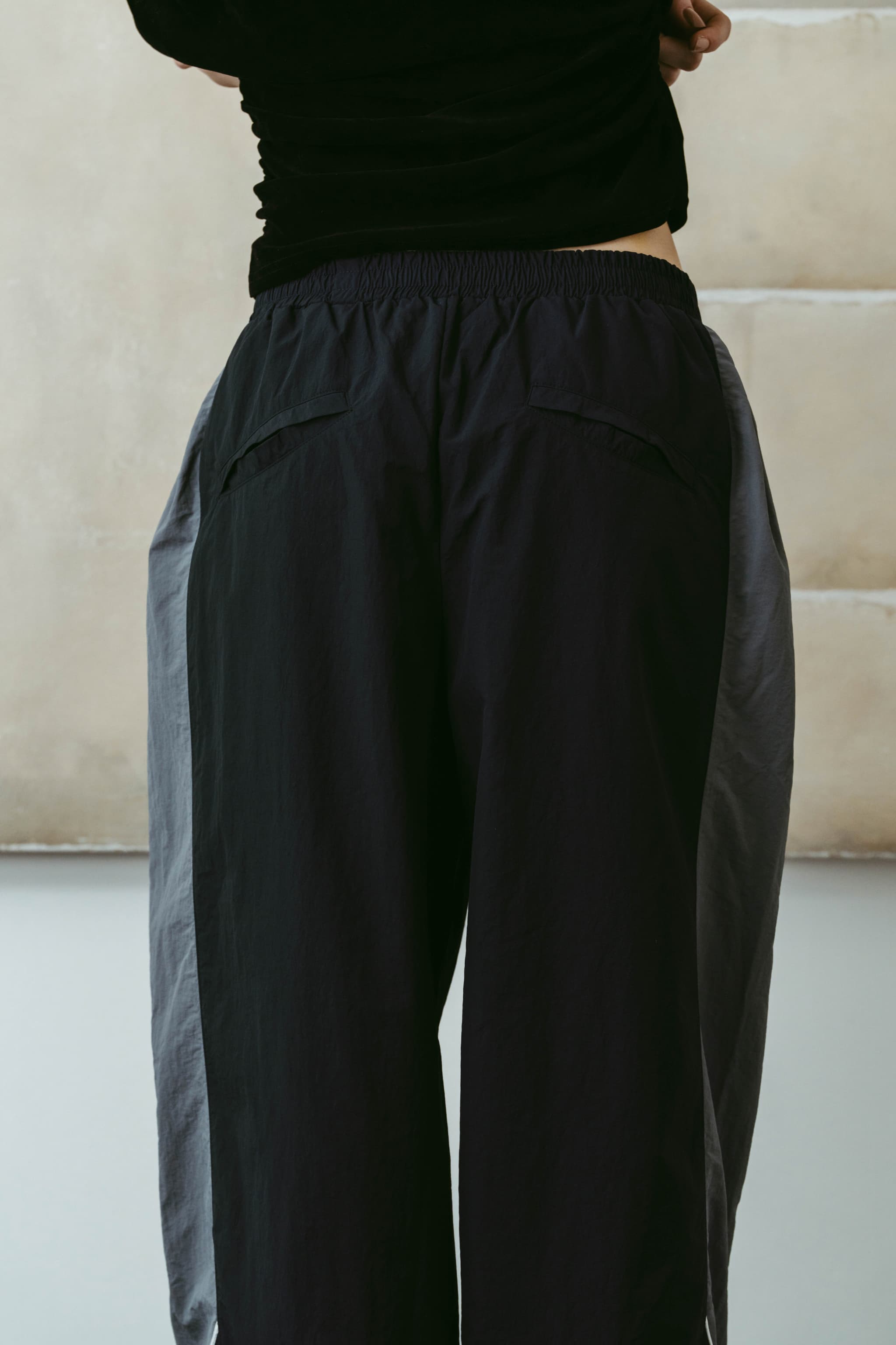 nylon easy pants(unisex)/navy | KNUTH MARF