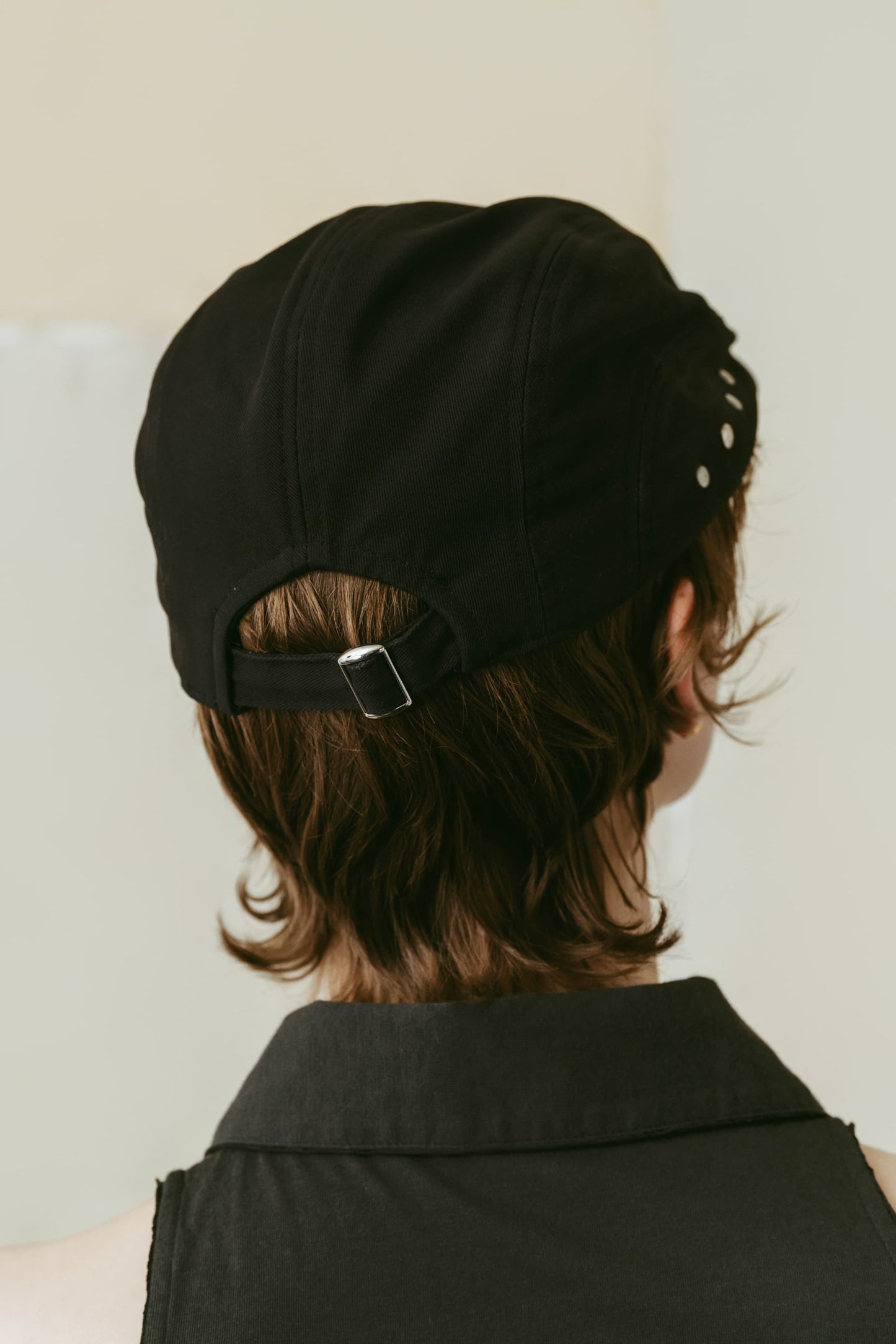 studded hunting cap/black