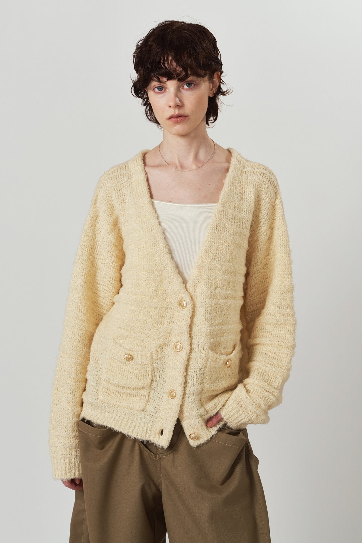 gold button trad cardigan/cream