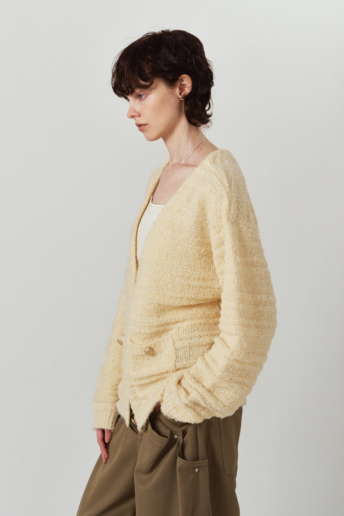 gold button trad cardigan/cream
