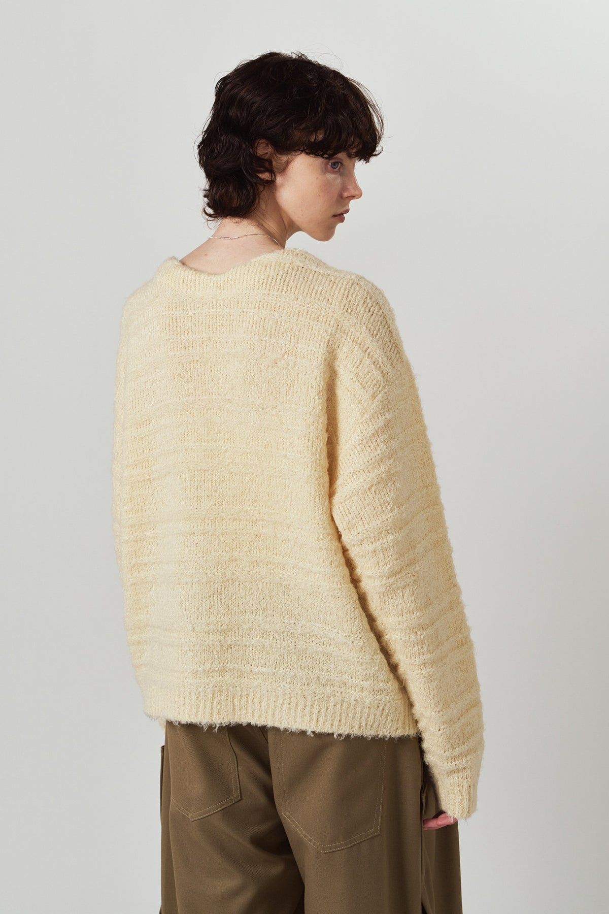gold button trad cardigan/cream