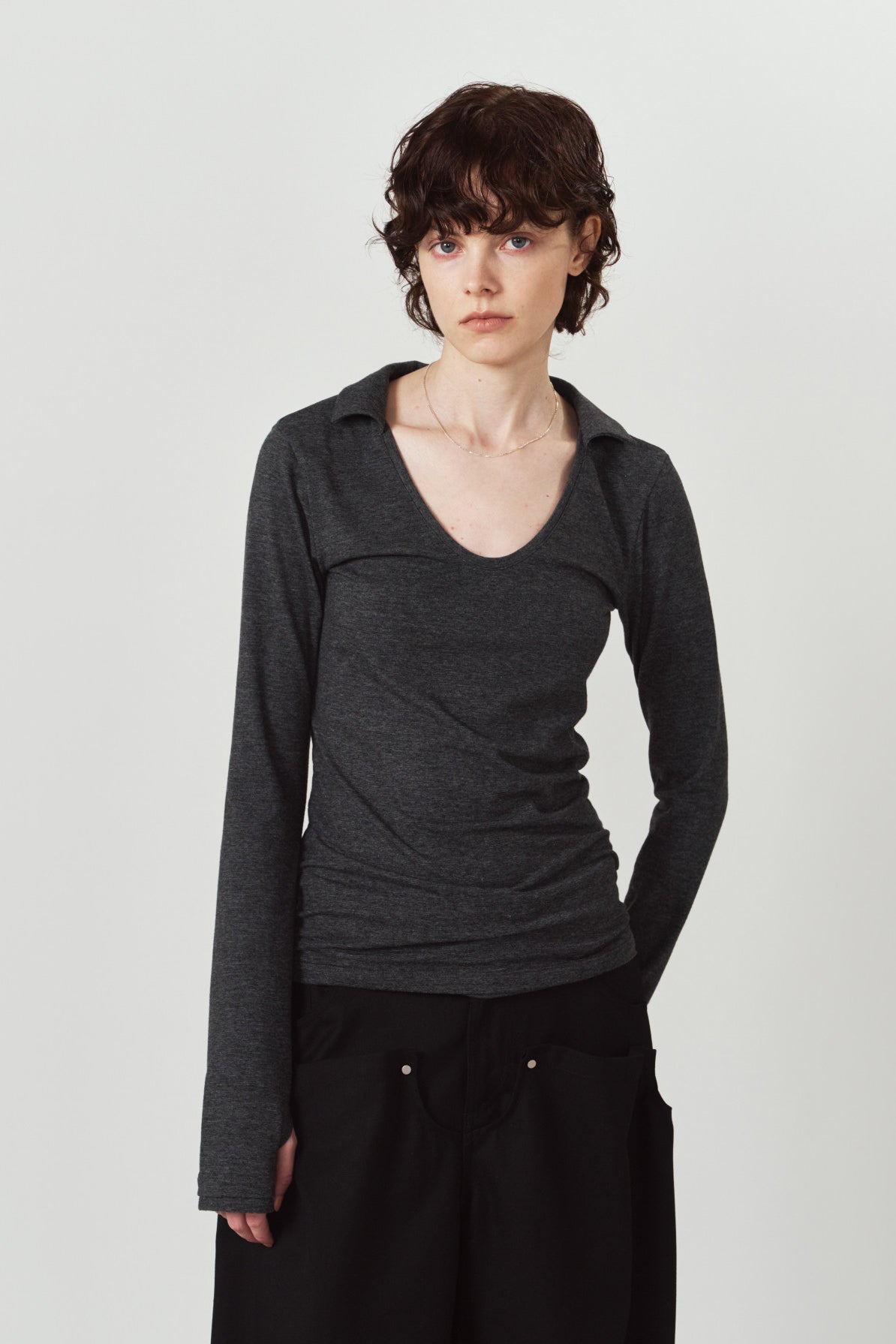 u-neck slim top/charcoal