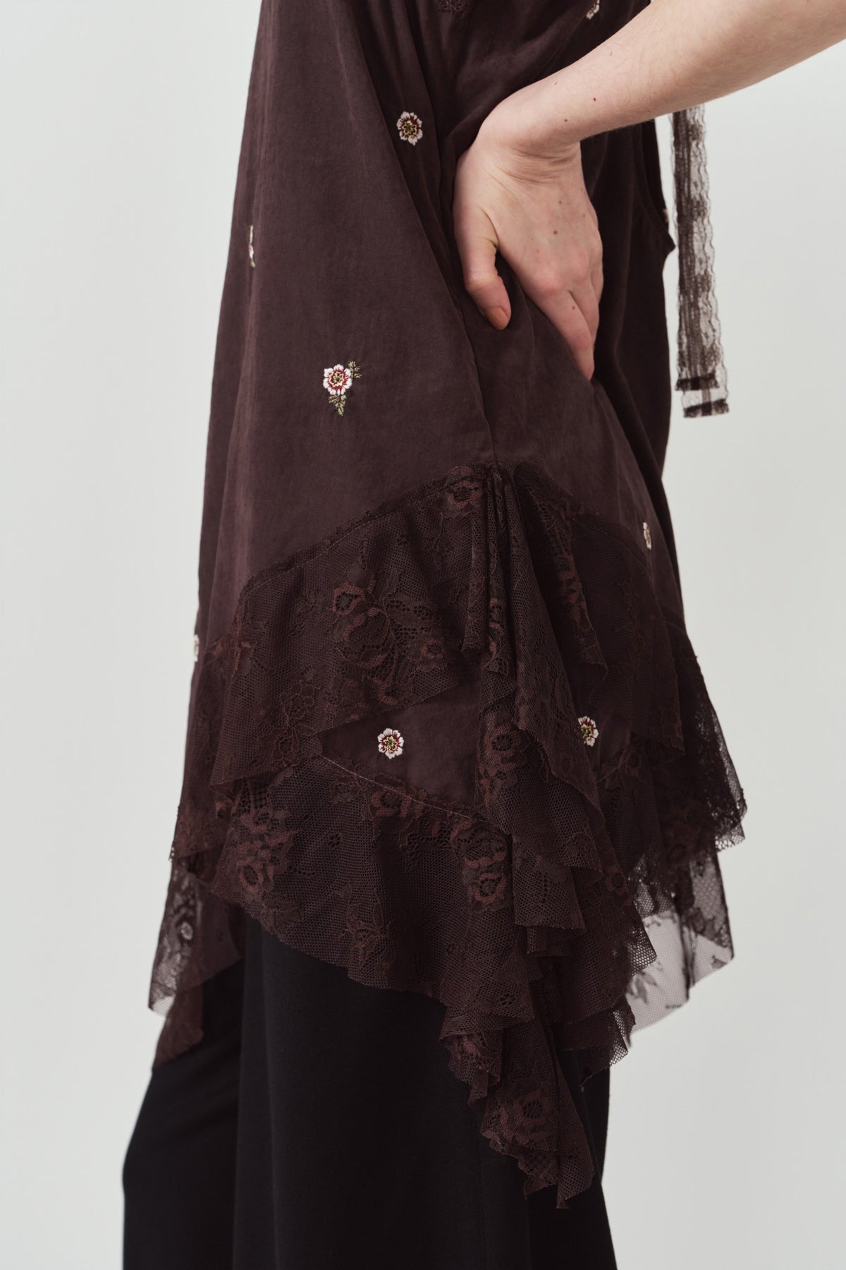 lace cami dress/brown