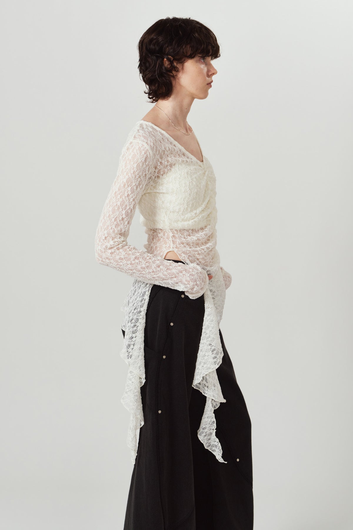 lace gathered top/white