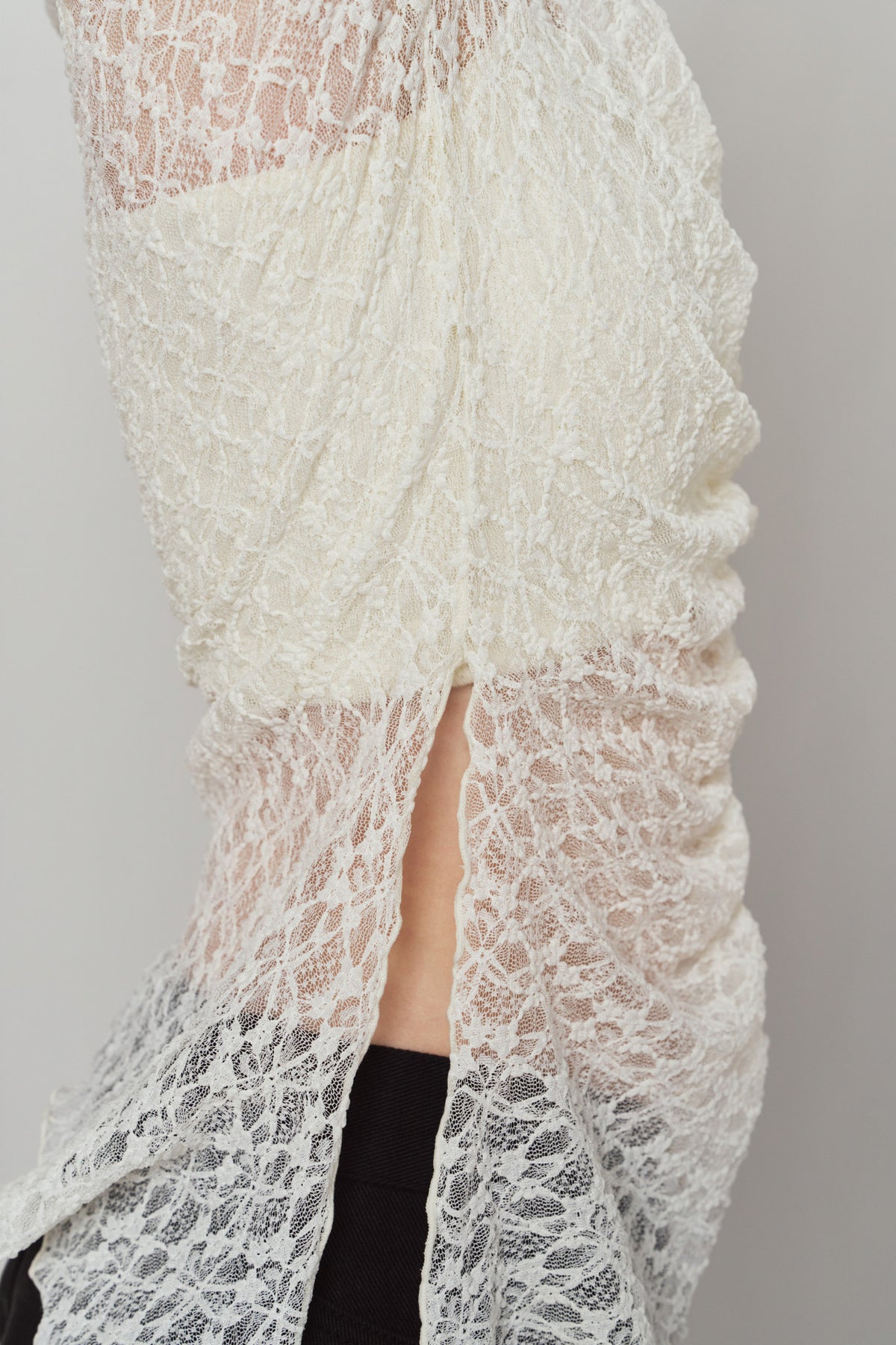 lace gathered top/white