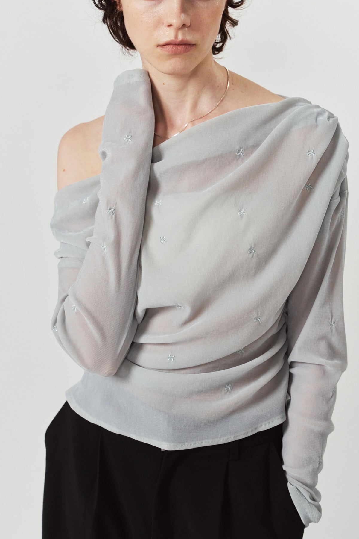off shoulder velour top/blue