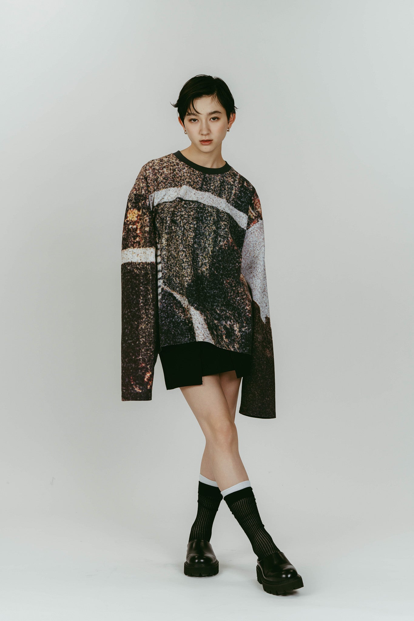 scenery print long sleeve tee/paris