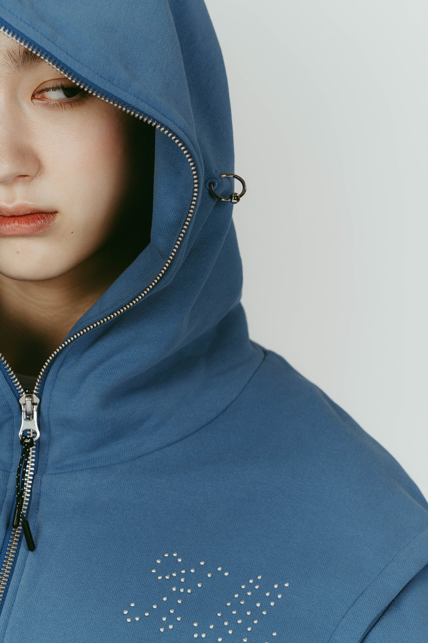 pierced hooded sweatshirt/blue