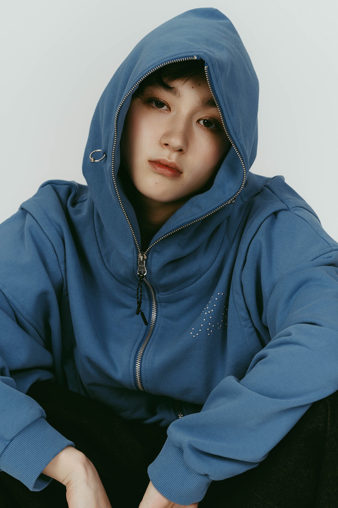 pierced hooded sweatshirt/blue