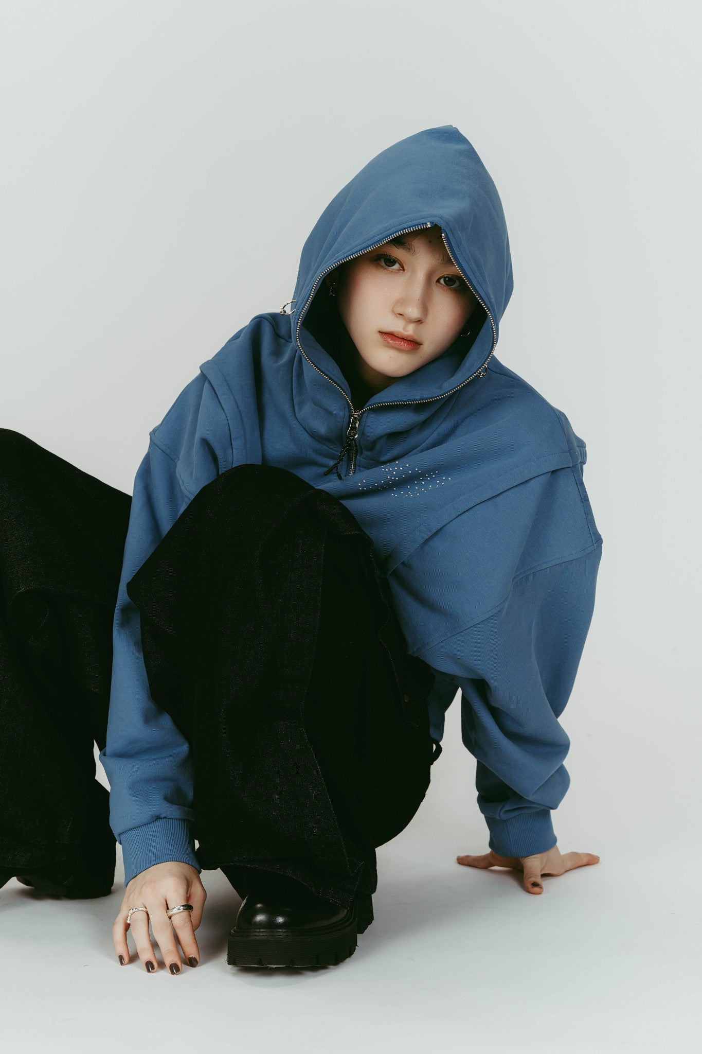 pierced hooded sweatshirt/blue