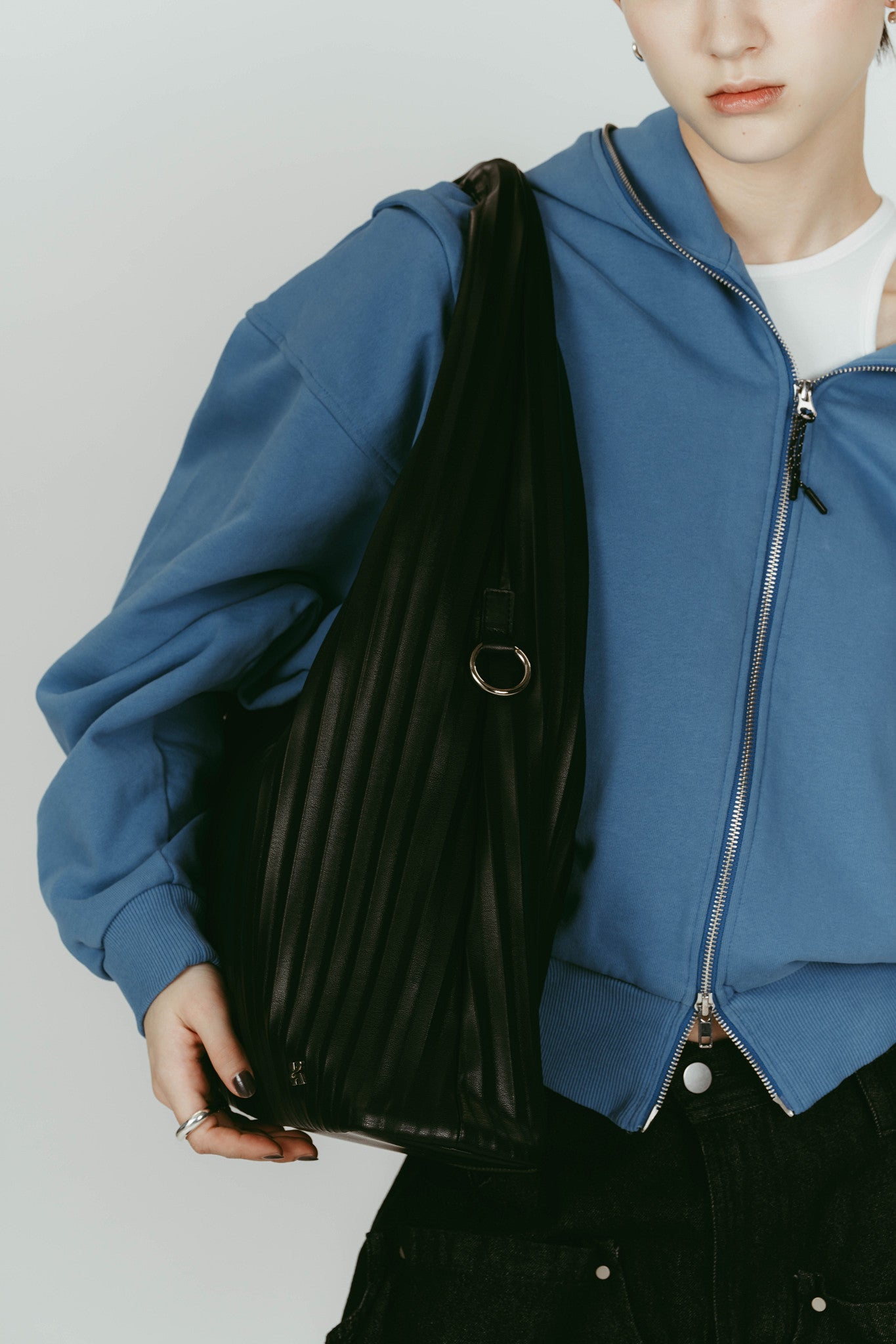 leather pleats bag/black