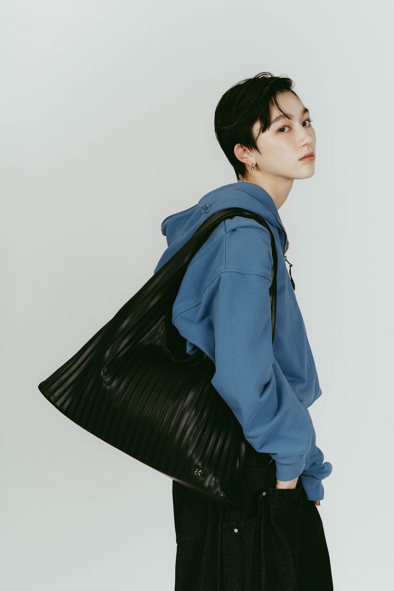 leather pleats bag/black