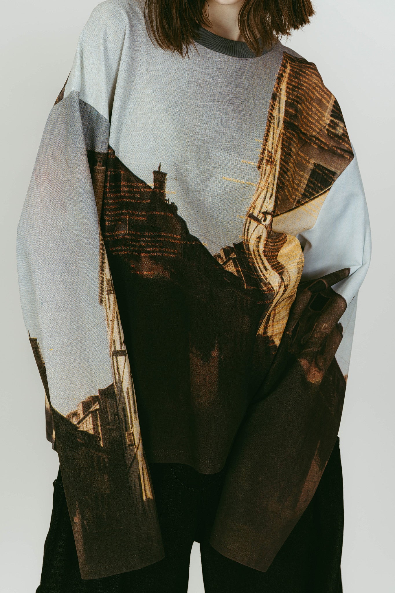 scenery print long sleeve tee/croatia