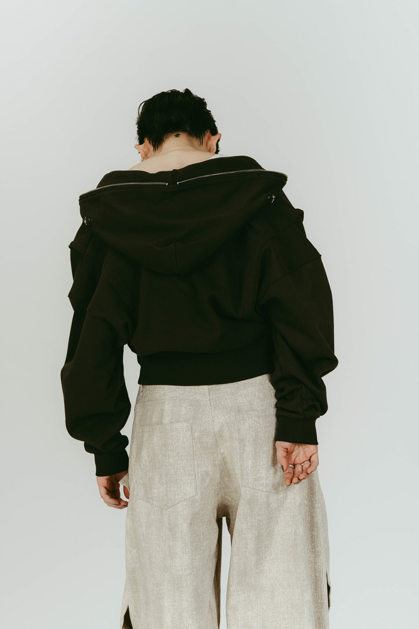 pierced hooded sweatshirt/charcoal