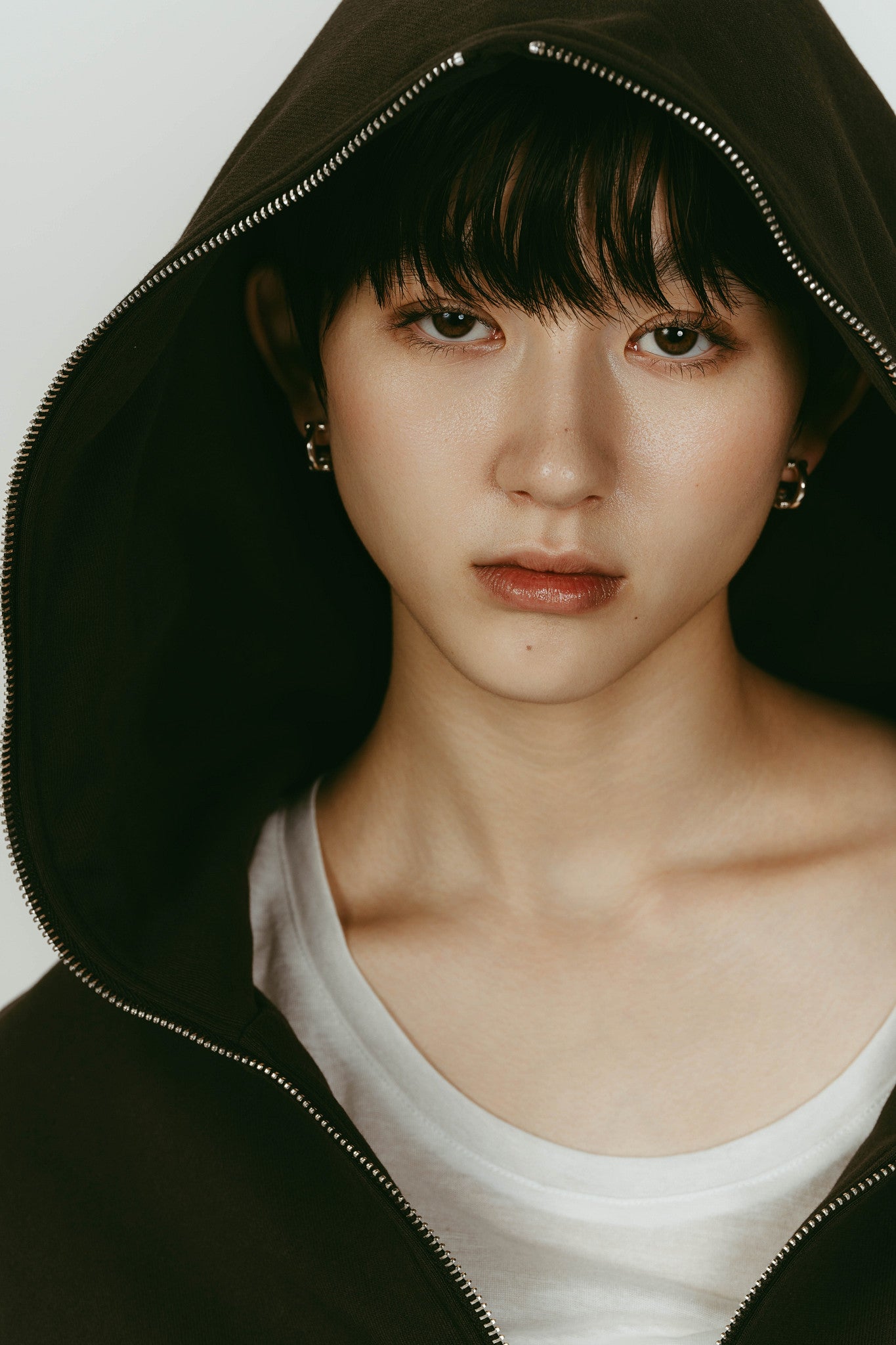 pierced hooded sweatshirt/charcoal