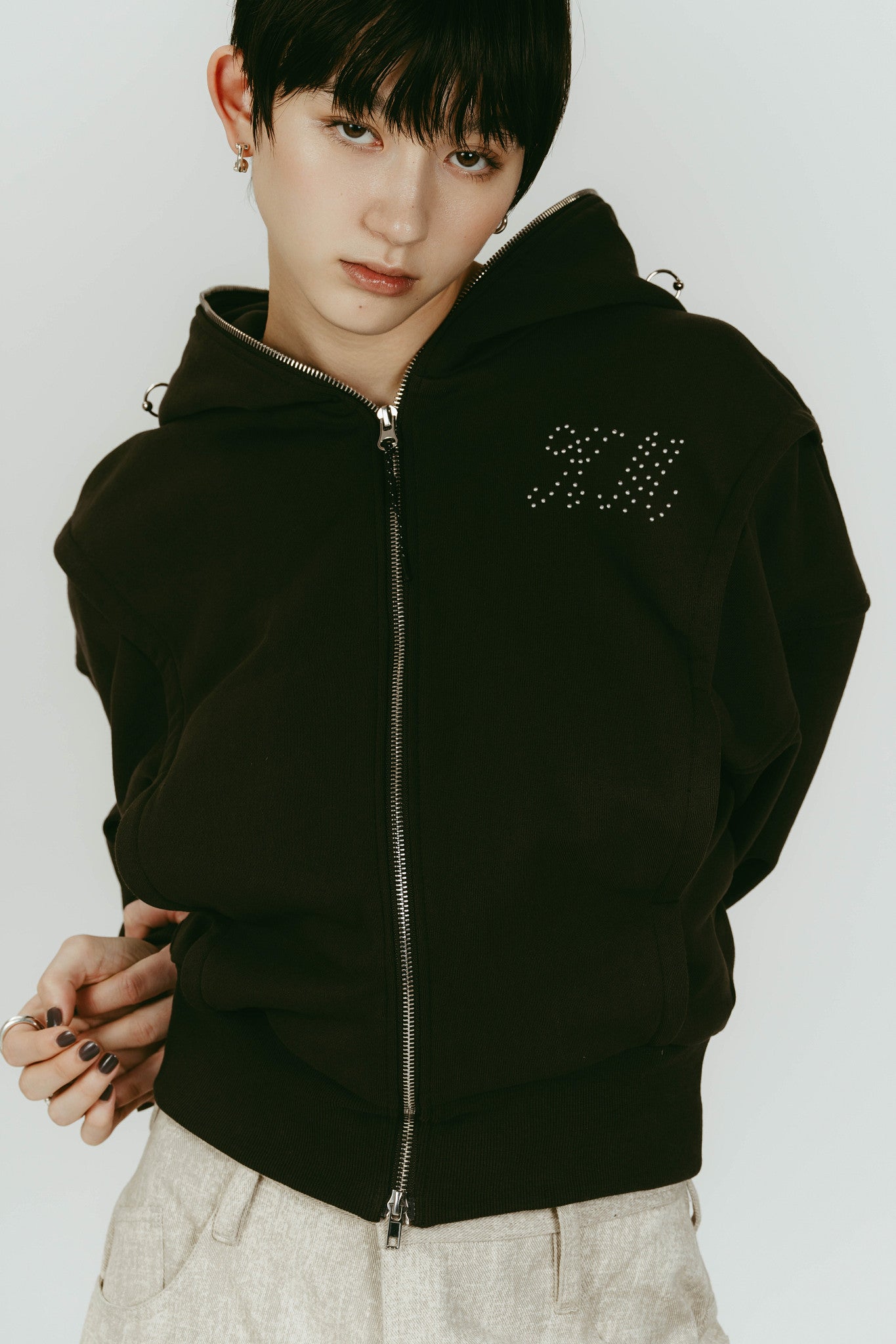 pierced hooded sweatshirt/charcoal