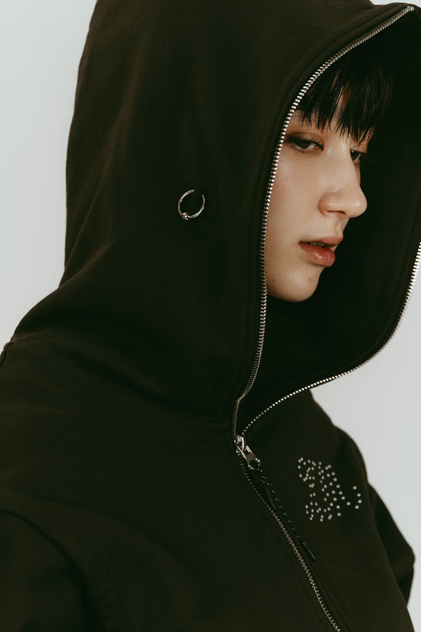 pierced hooded sweatshirt/charcoal