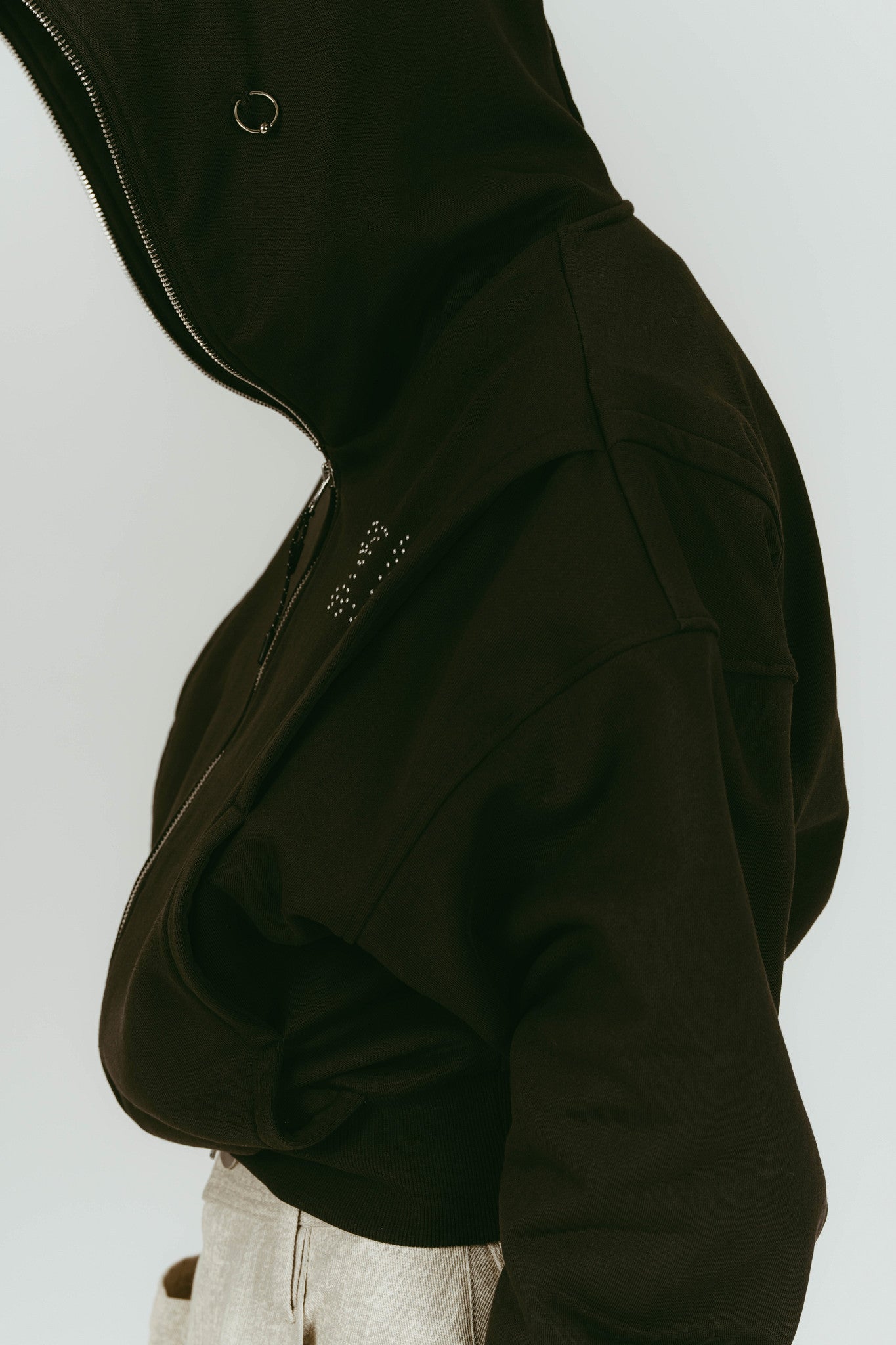 pierced hooded sweatshirt/charcoal