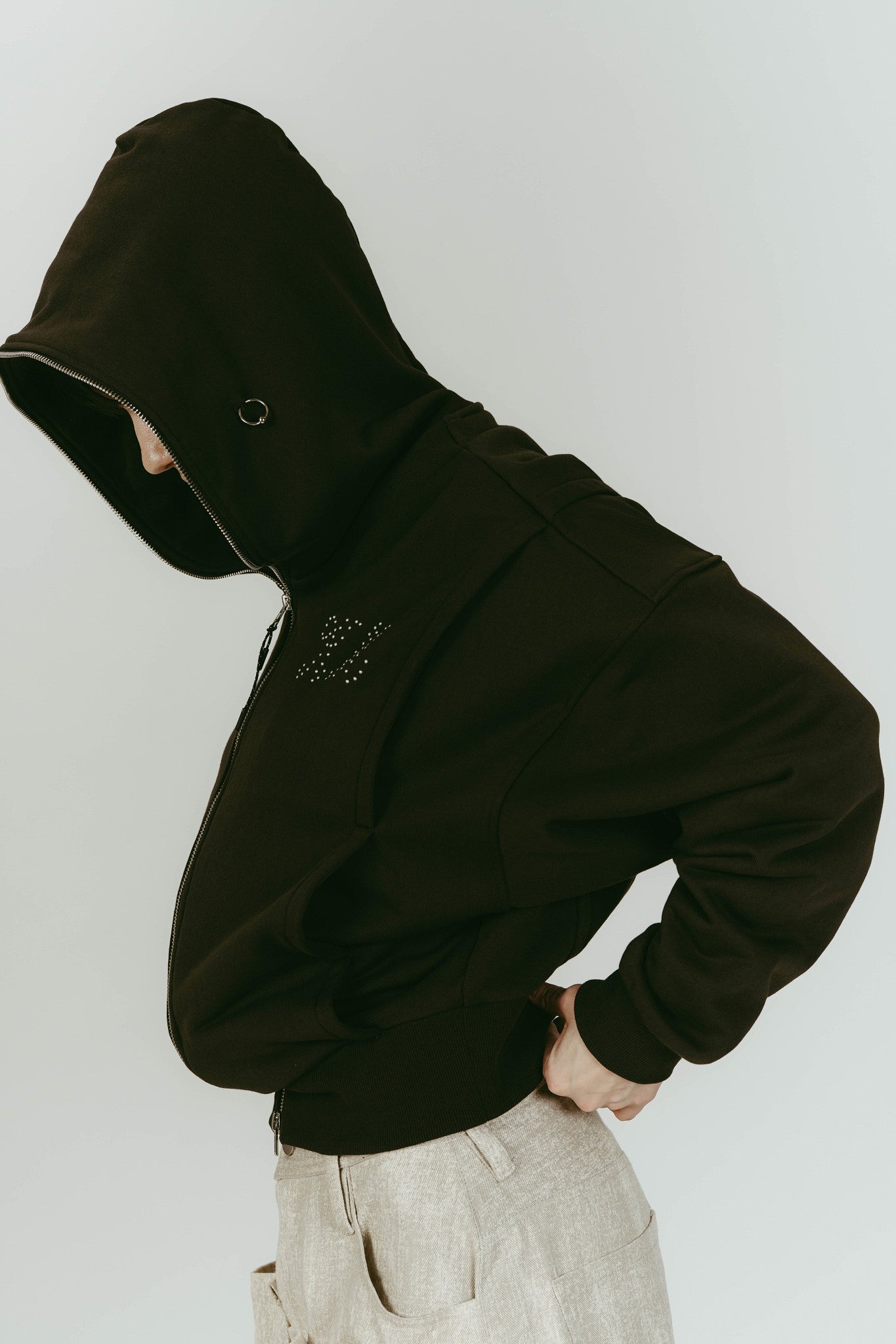 pierced hooded sweatshirt/charcoal