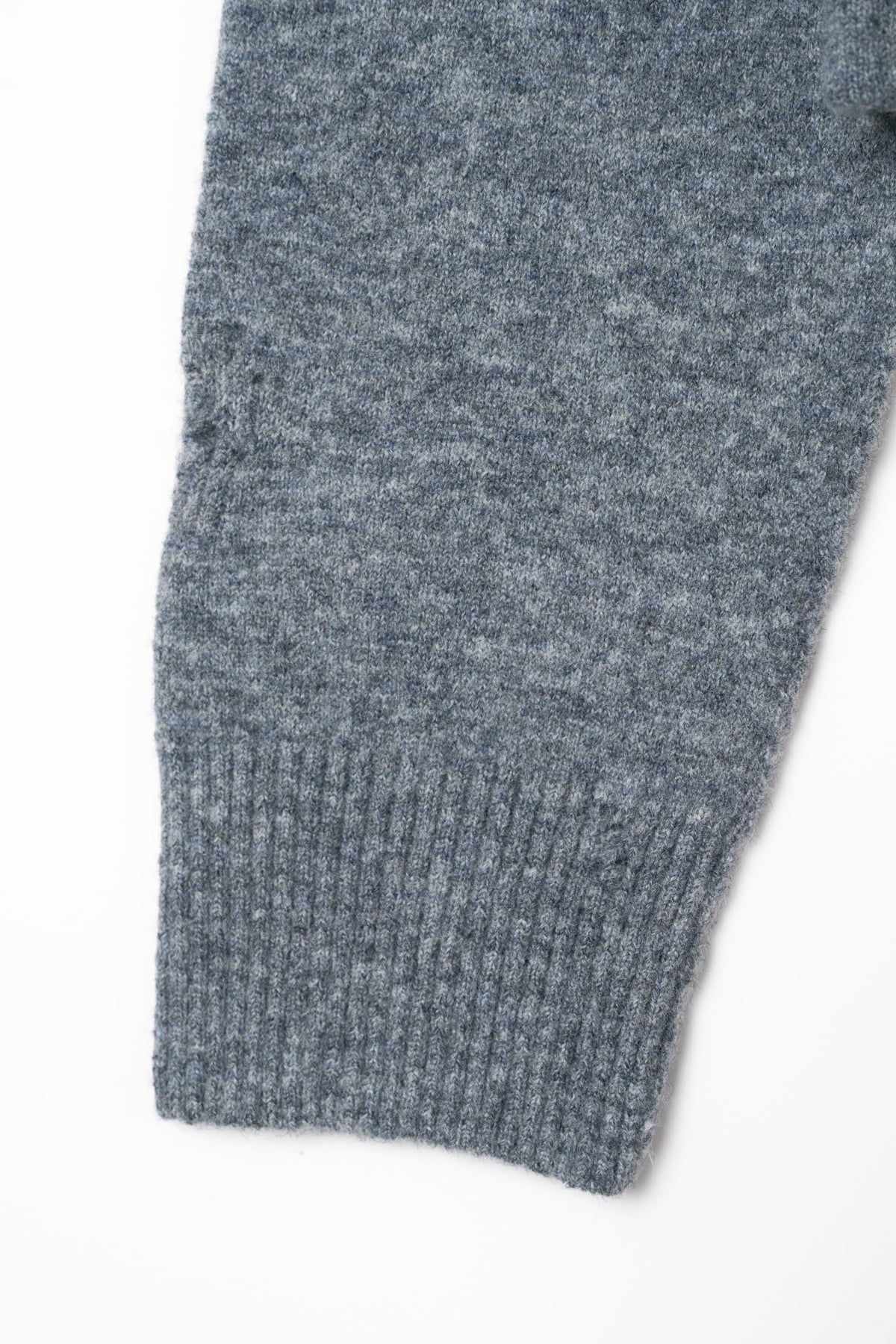 damaged pocket knit/gray