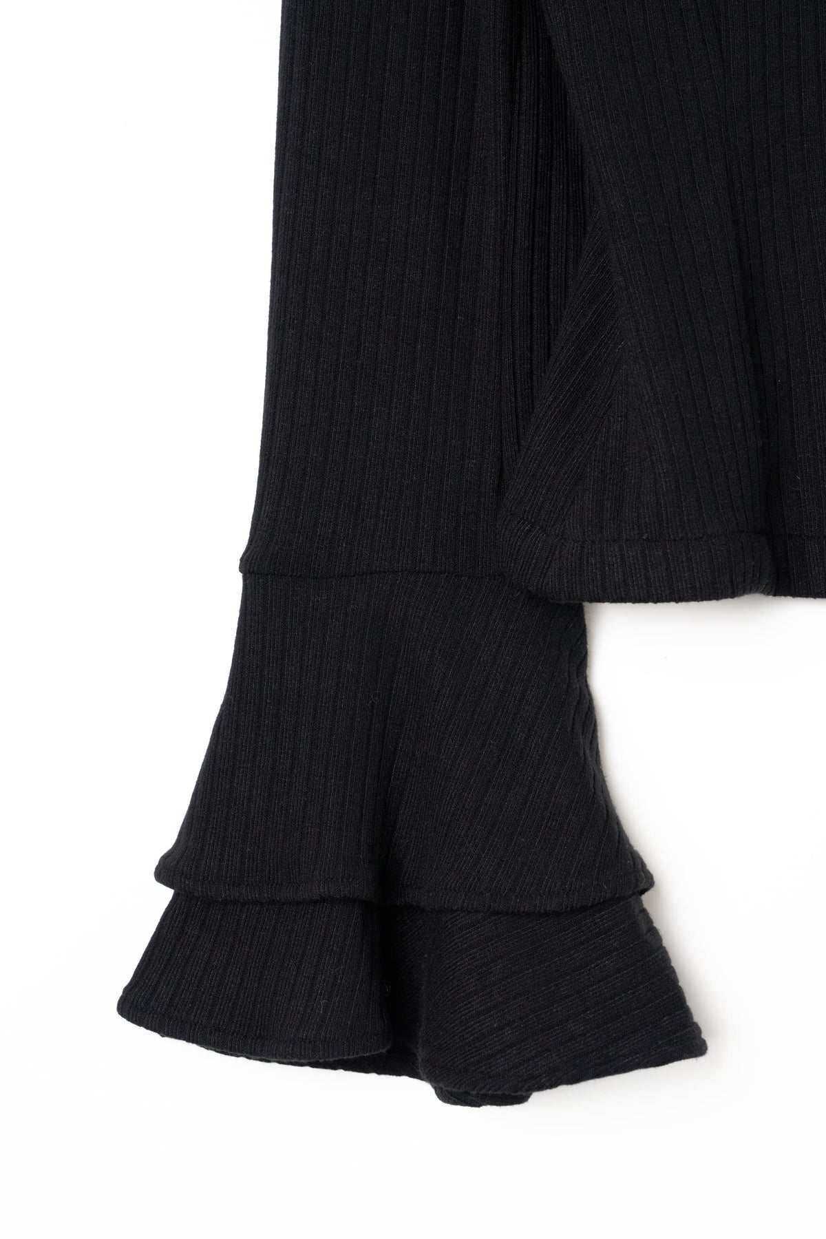 drop shoulder frill knit/black