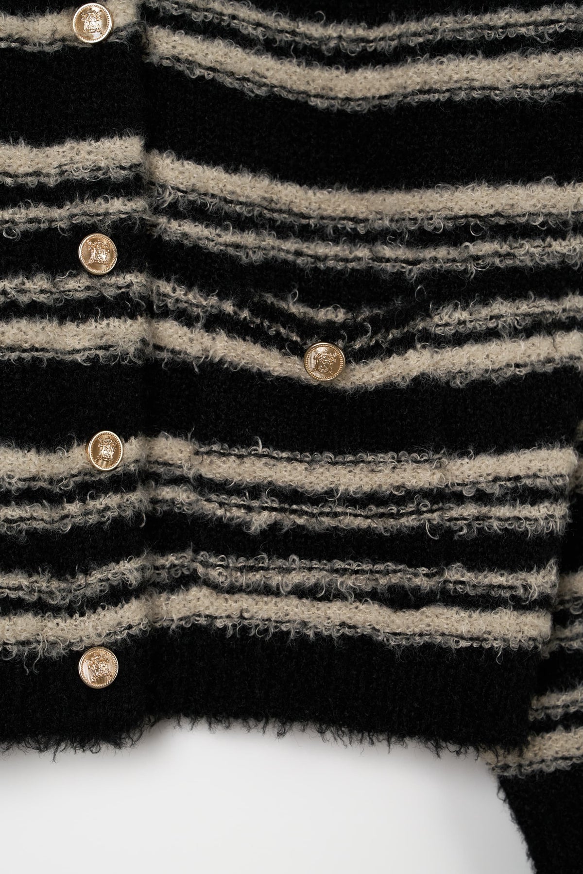 gold button trad cardigan/black