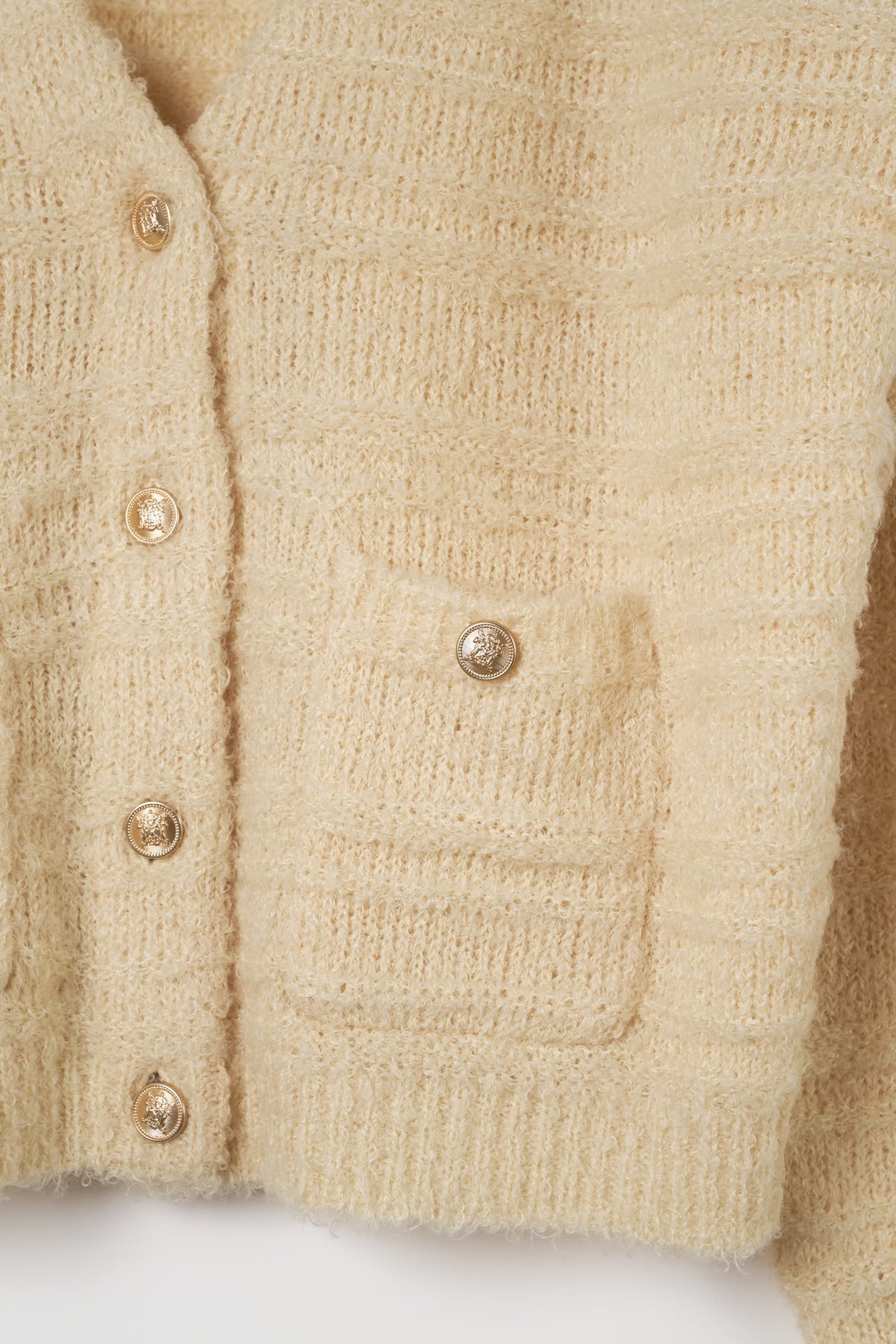 gold button trad cardigan/cream