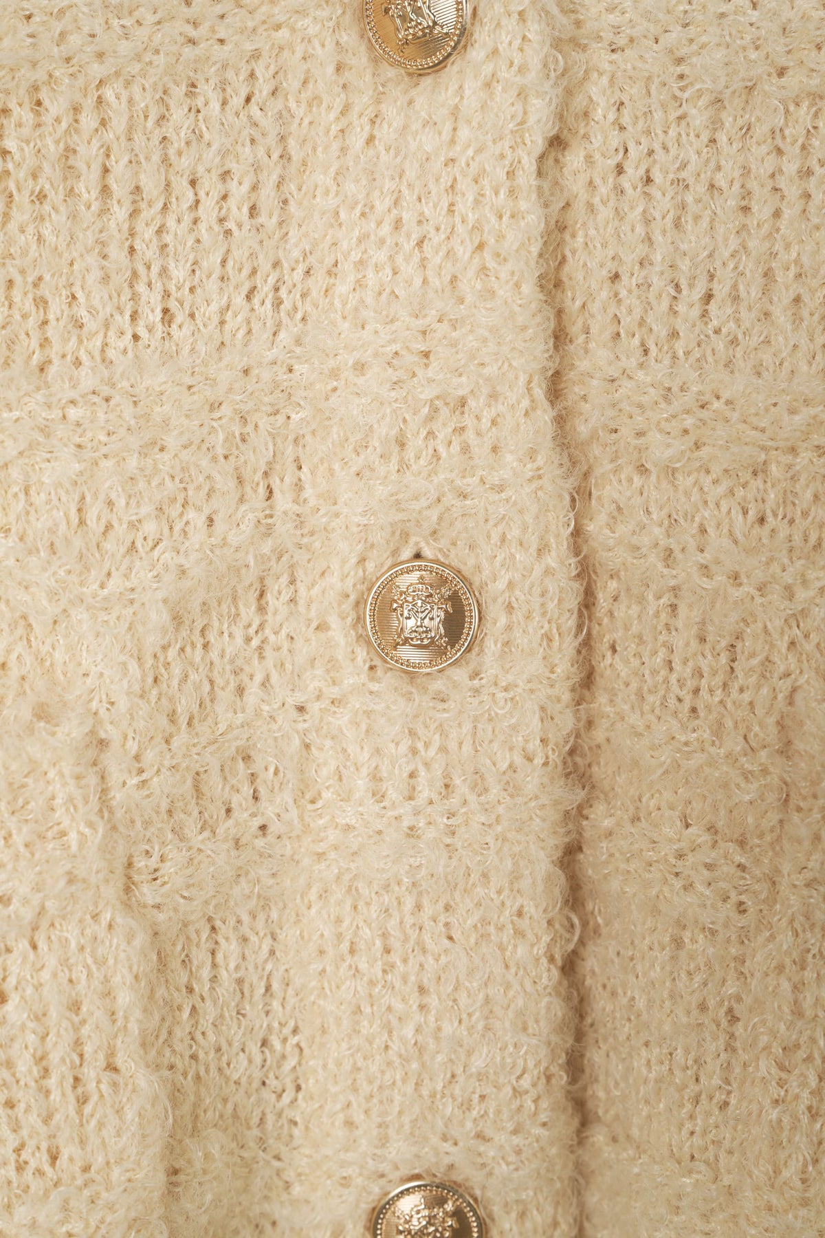 gold button trad cardigan/cream