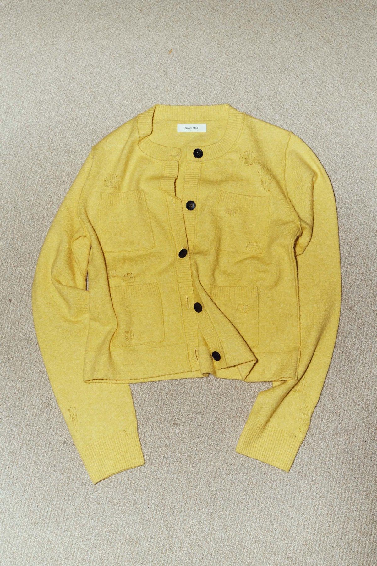 damaged pocket knit/yellow