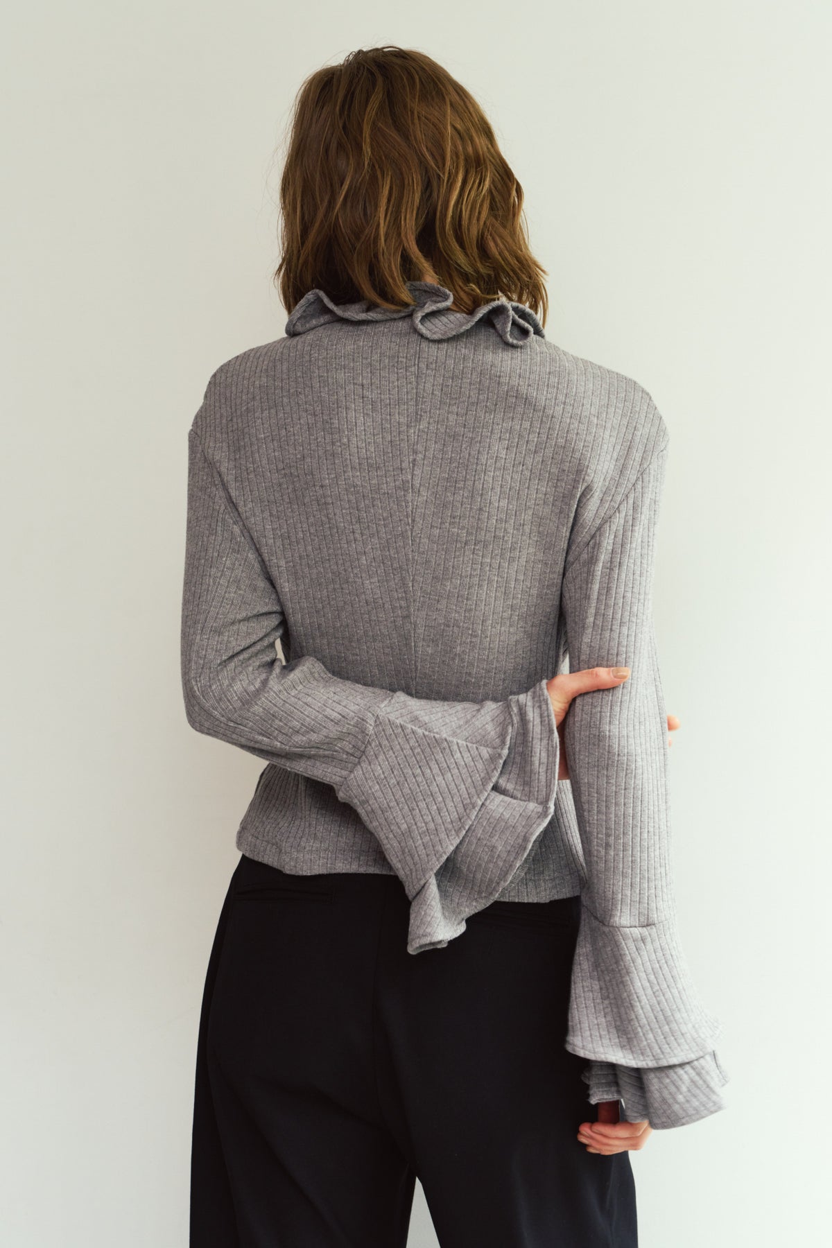 drop shoulder frill knit/gray
