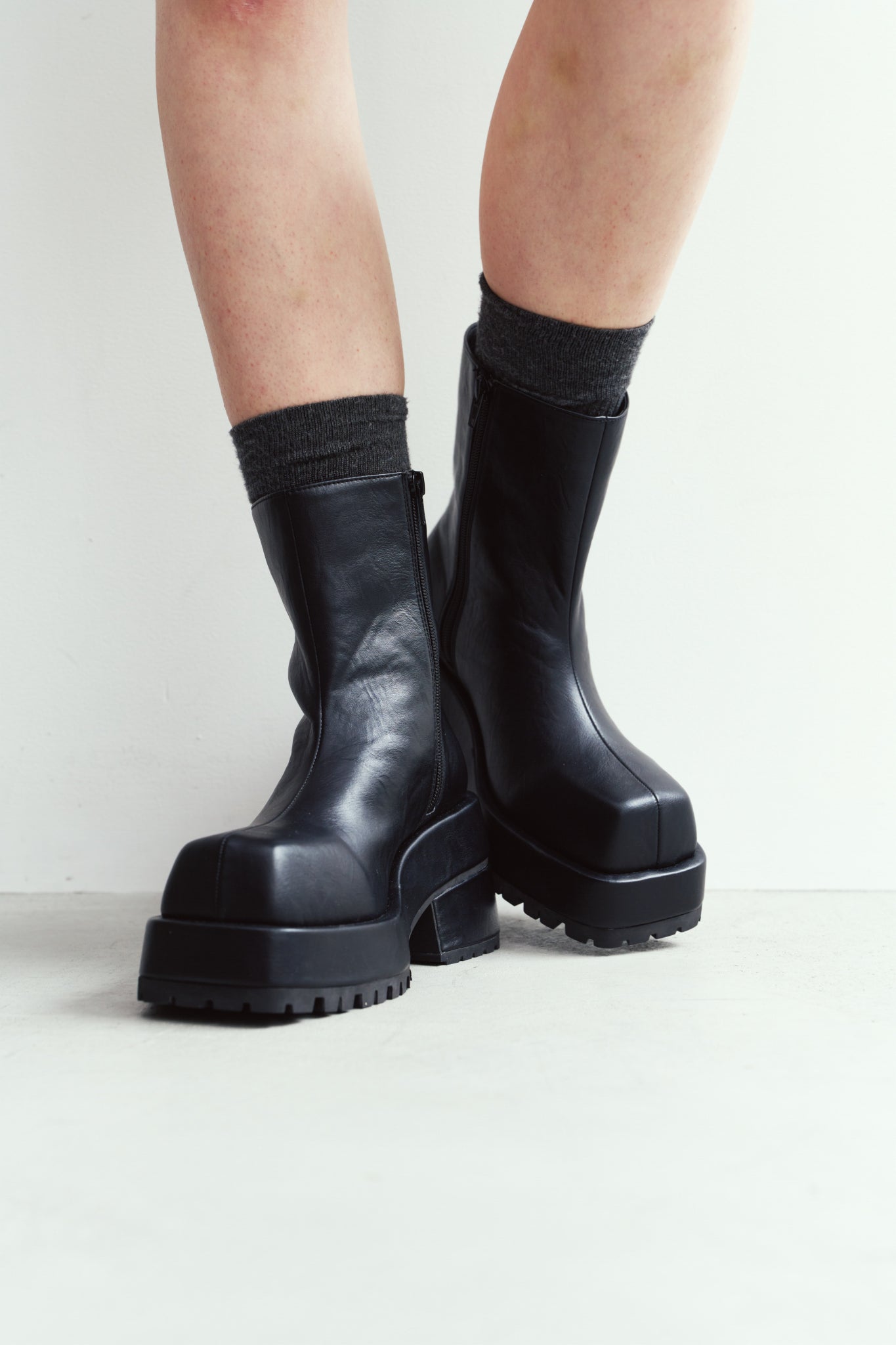 volume square boots/2color | KNUTH MARF